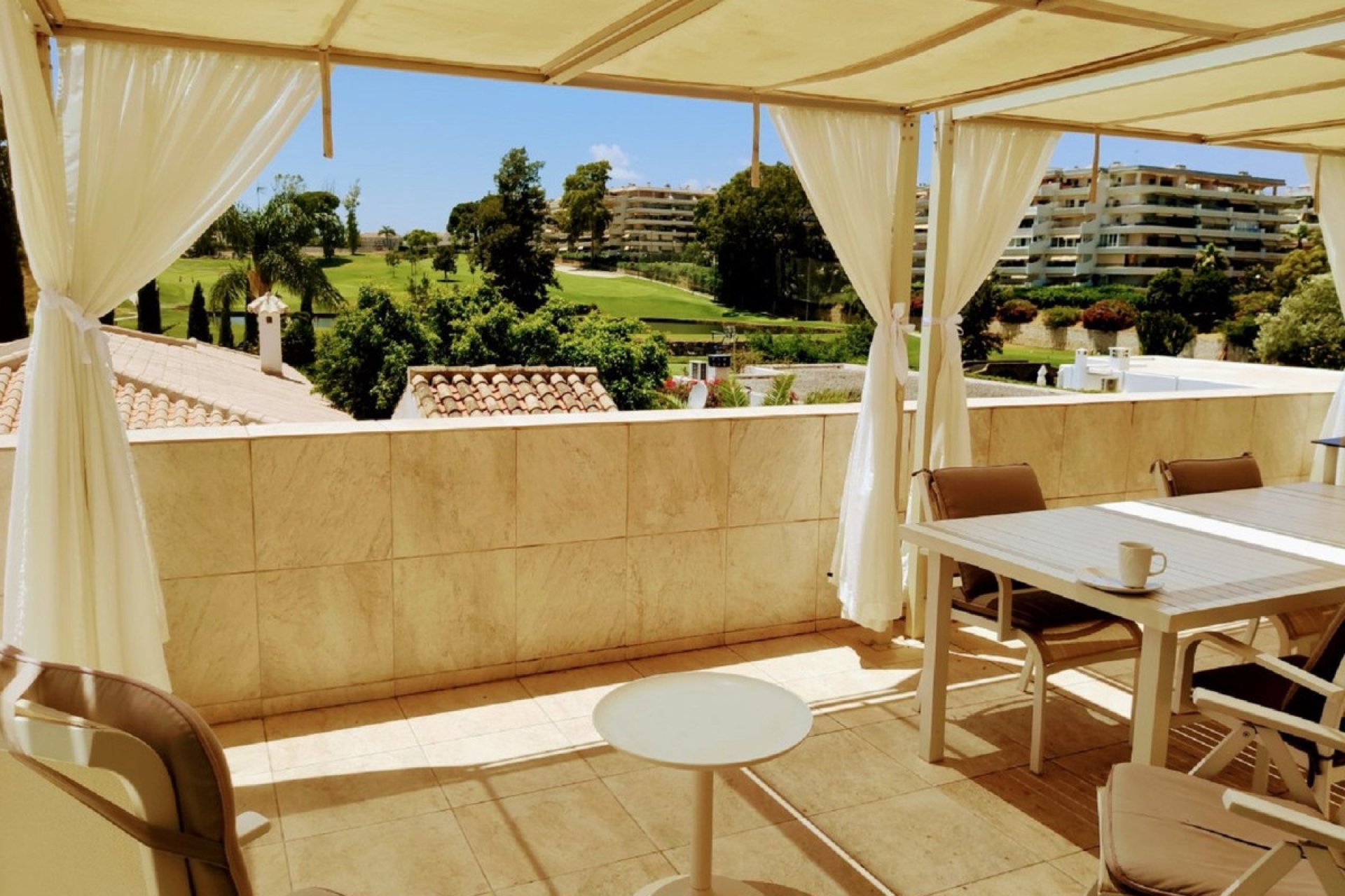 Resale - Apartment - Ground Floor Apartment - Marbella - Guadalmina Alta