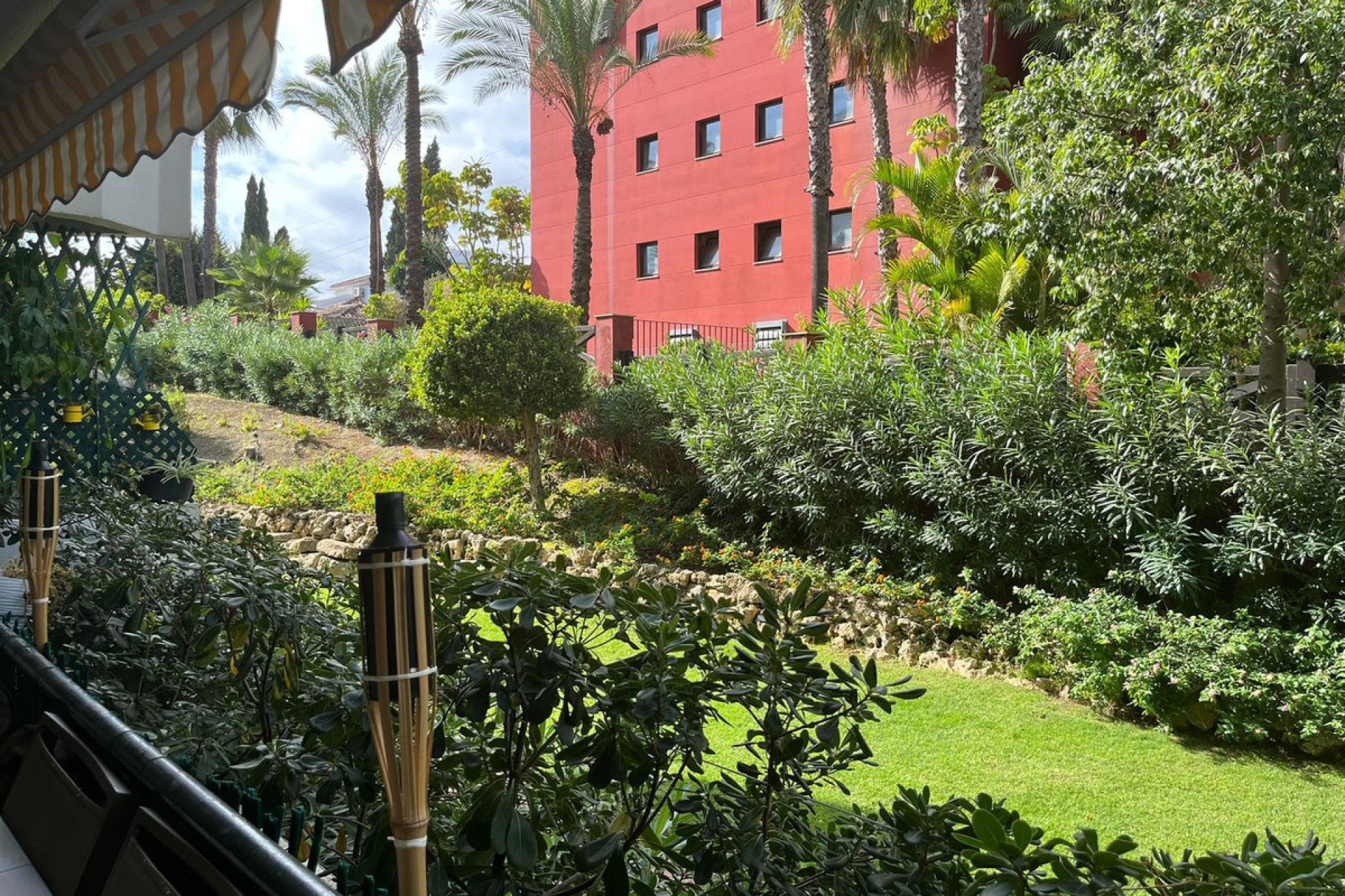 Resale - Apartment - Ground Floor Apartment - Marbella - Guadalmina Alta