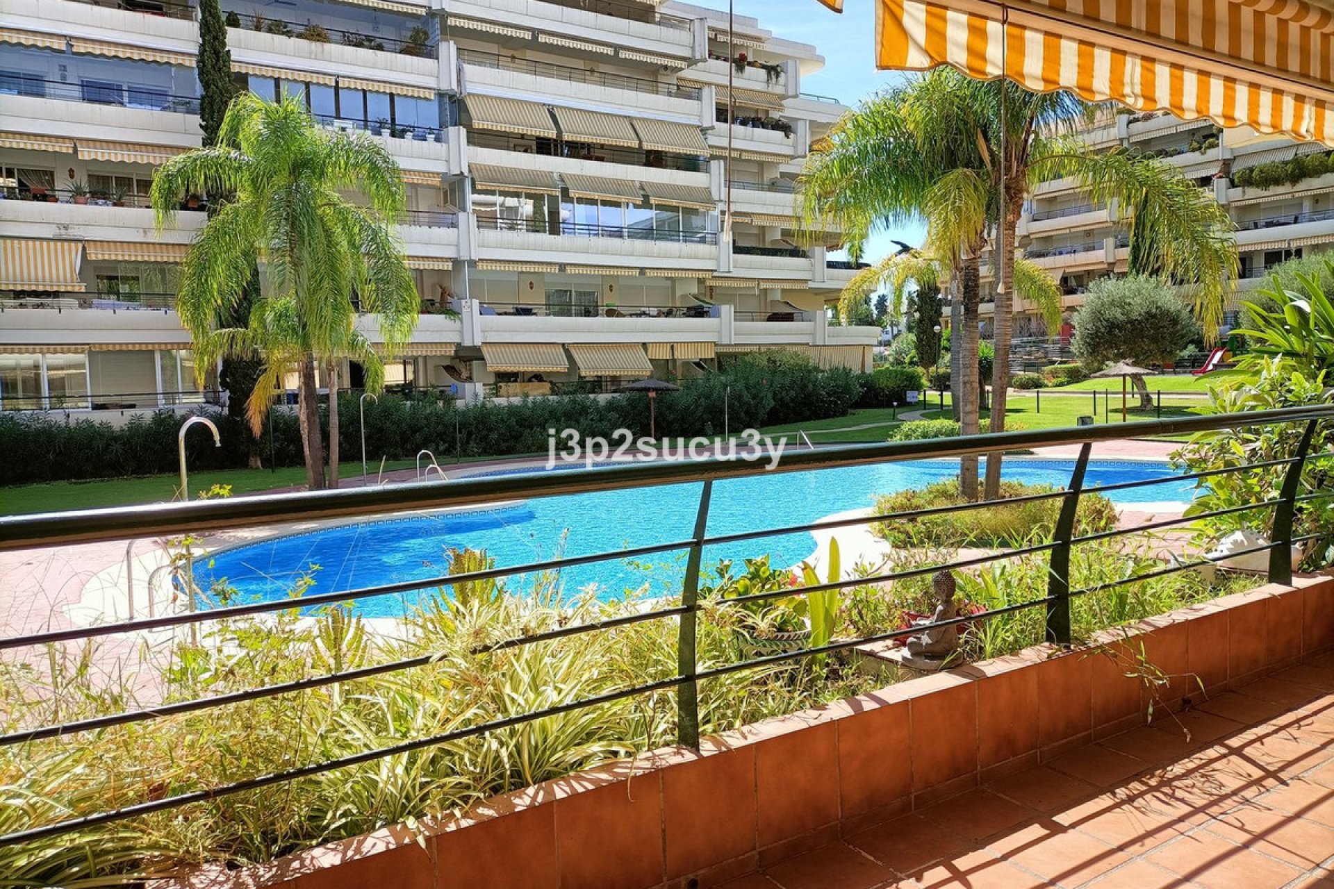 Resale - Apartment - Ground Floor Apartment - Marbella - Guadalmina Alta