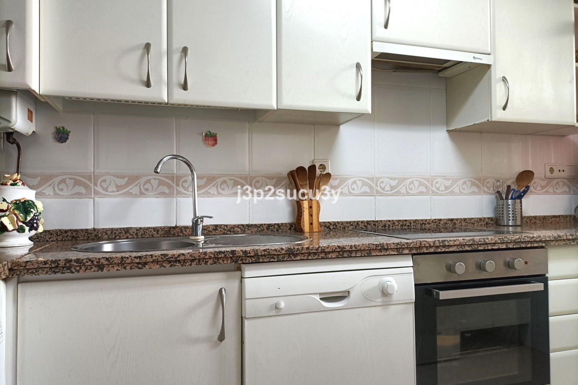 Resale - Apartment - Ground Floor Apartment - Marbella - Guadalmina Alta