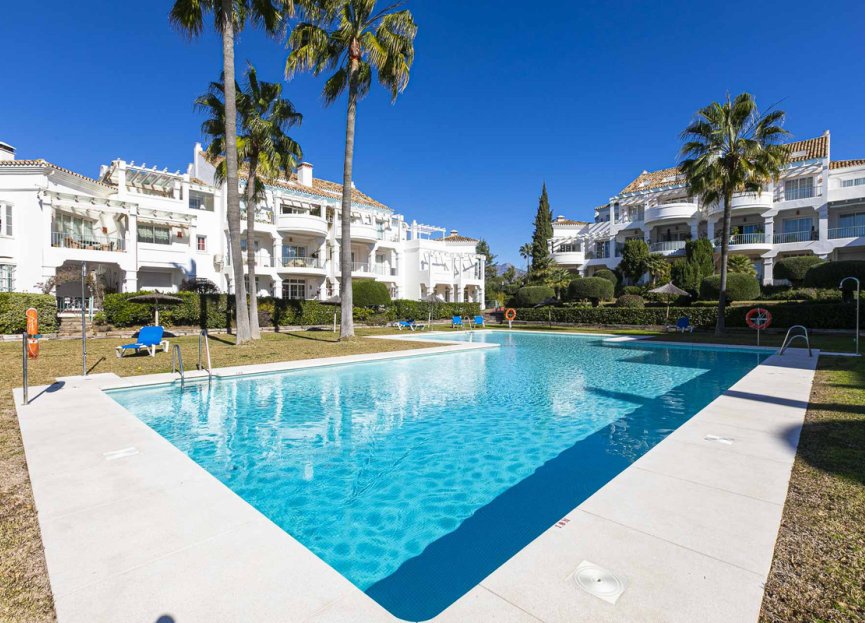 Resale - Apartment - Ground Floor Apartment - Marbella - Guadalmina Alta