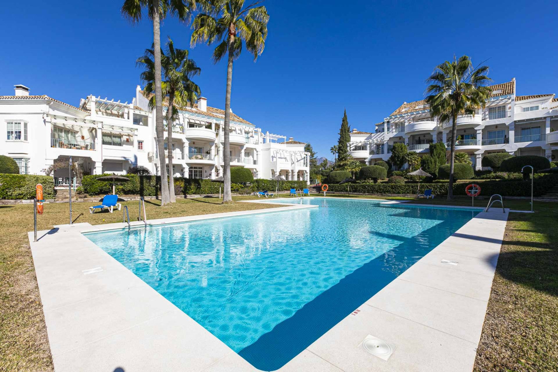 Resale - Apartment - Ground Floor Apartment - Marbella - Guadalmina Alta