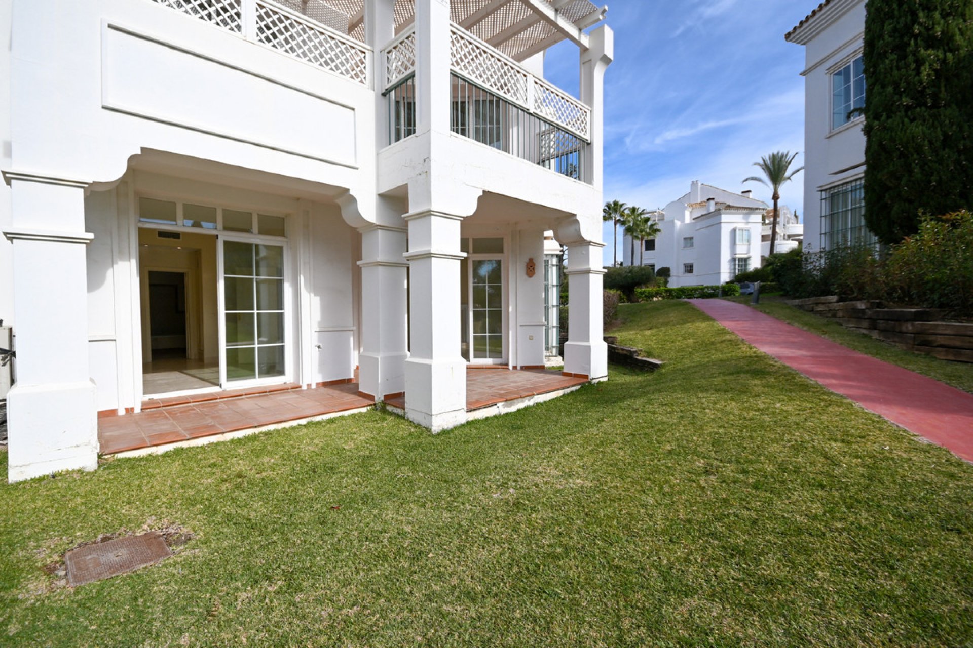 Resale - Apartment - Ground Floor Apartment - Marbella - Guadalmina Alta