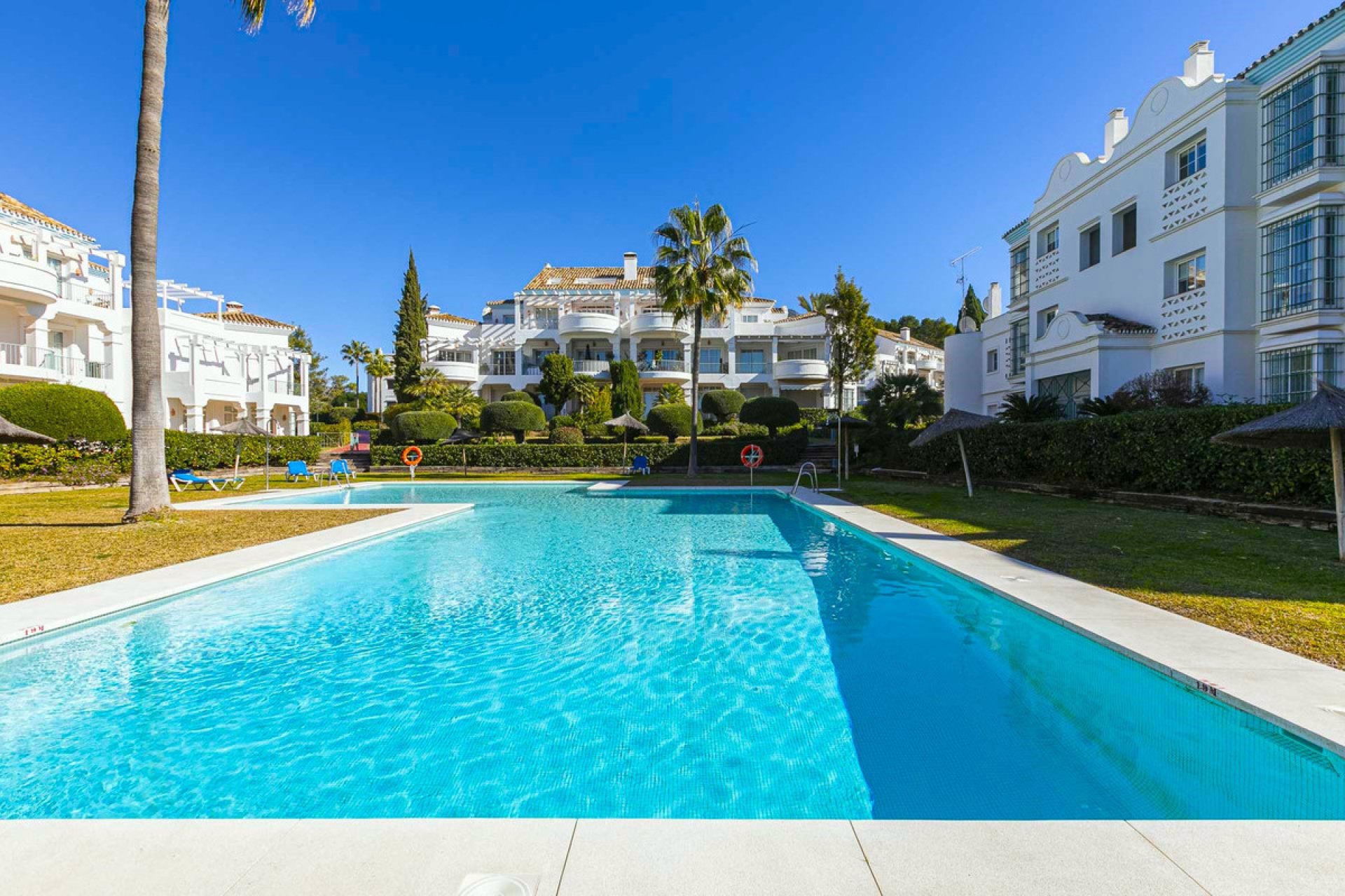 Resale - Apartment - Ground Floor Apartment - Marbella - Guadalmina Alta