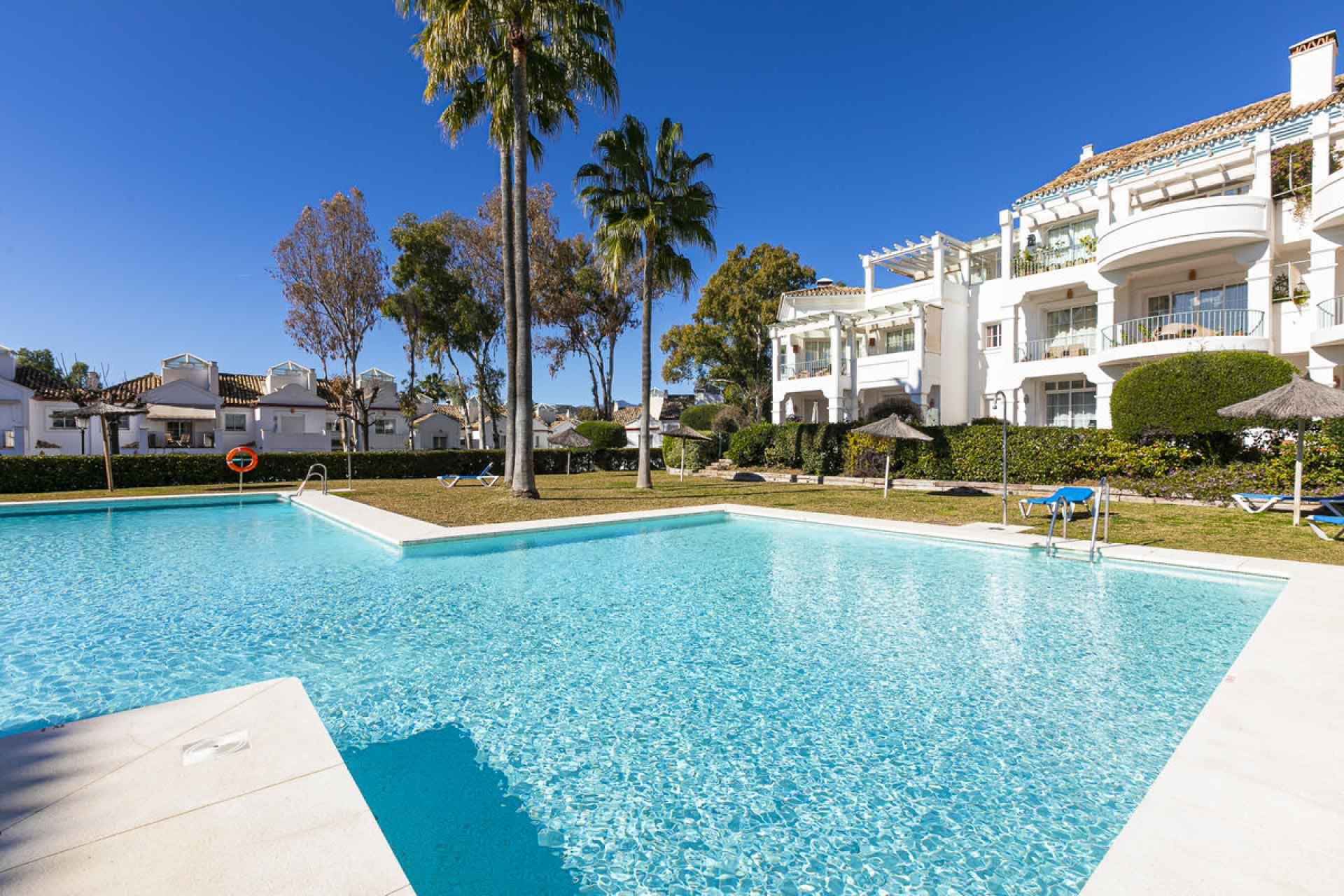 Resale - Apartment - Ground Floor Apartment - Marbella - Guadalmina Alta