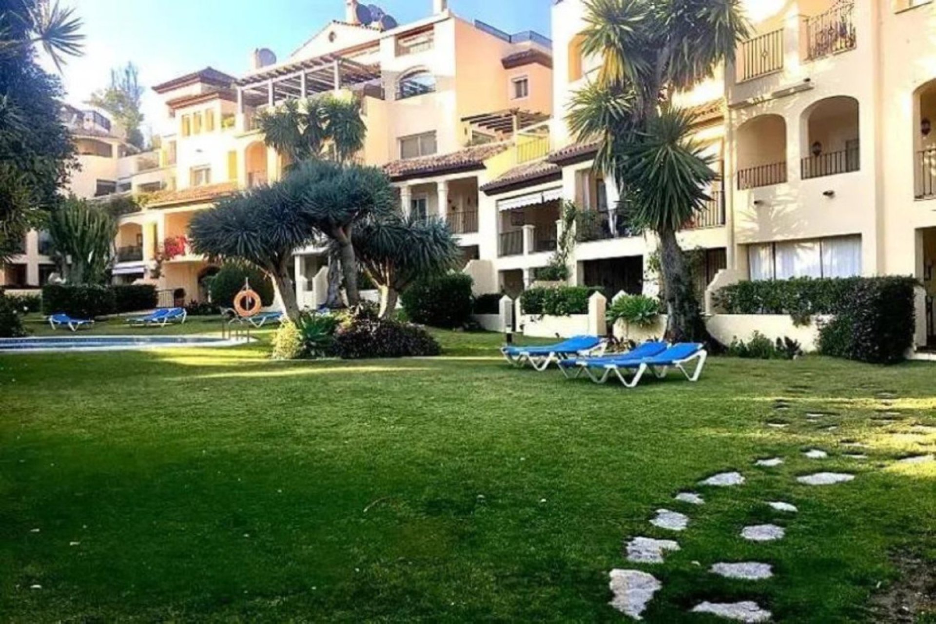 Resale - Apartment - Ground Floor Apartment - Marbella - Guadalmina Alta