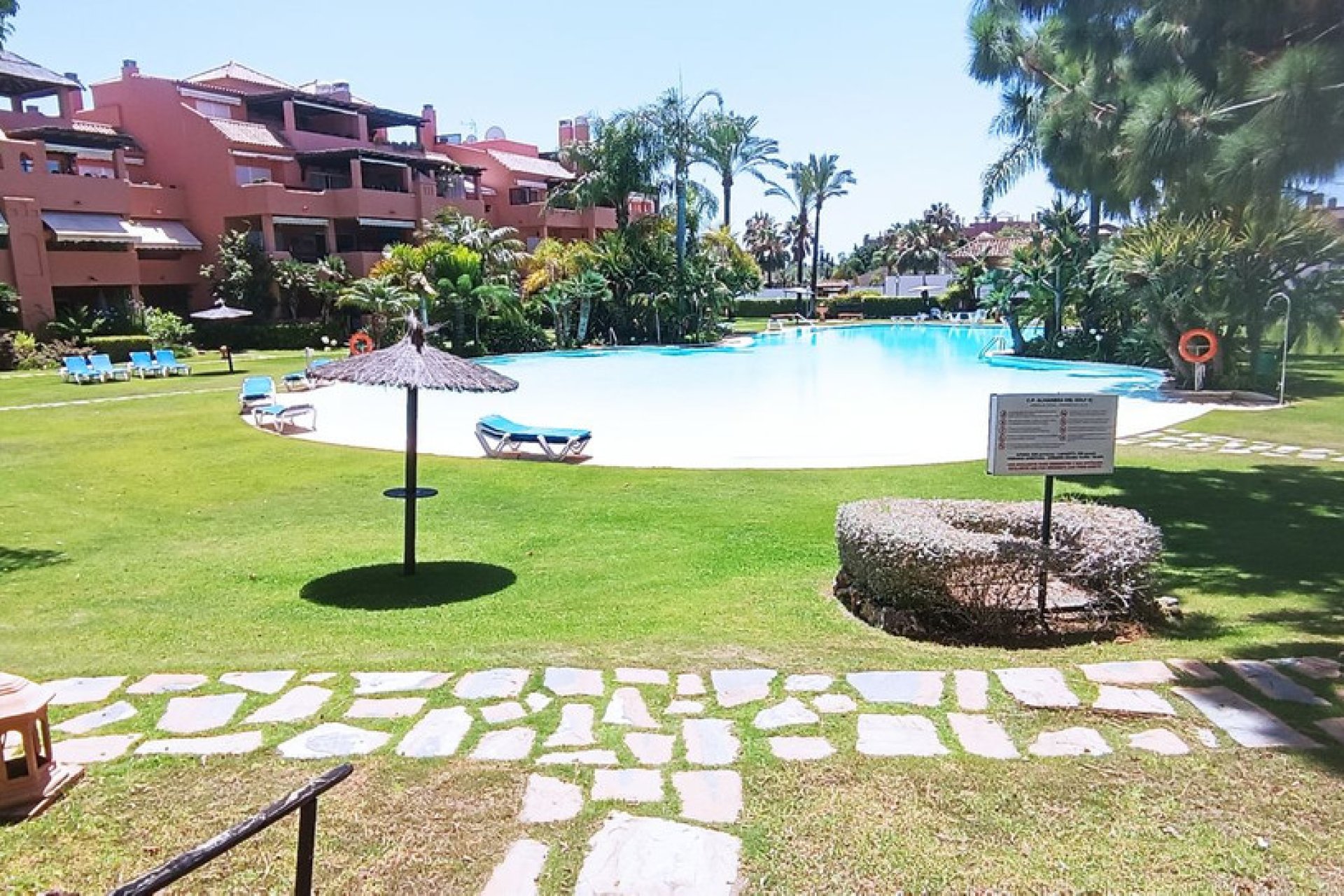 Resale - Apartment - Ground Floor Apartment - Marbella - Guadalmina Baja