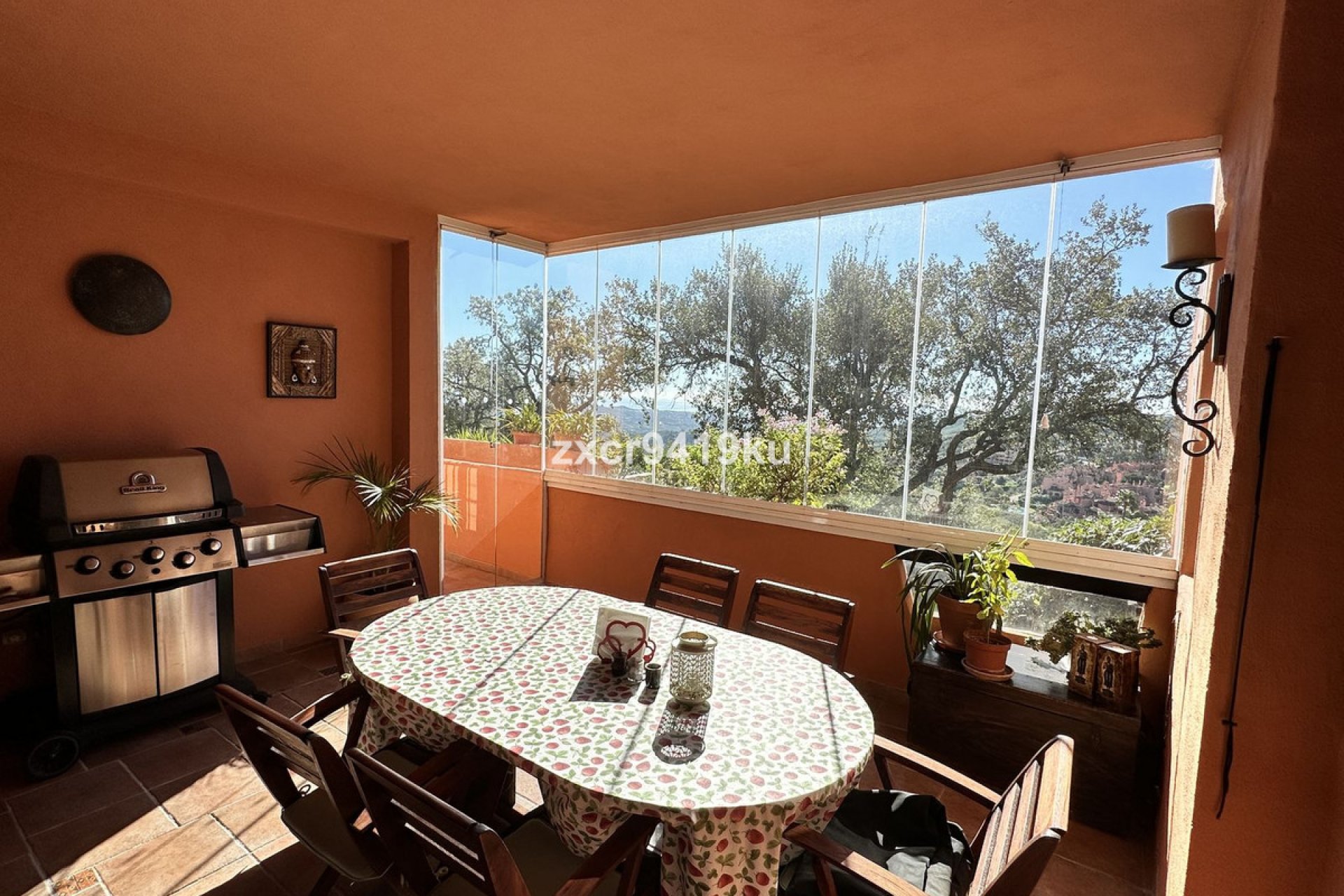 Resale - Apartment - Ground Floor Apartment - Marbella - La Mairena