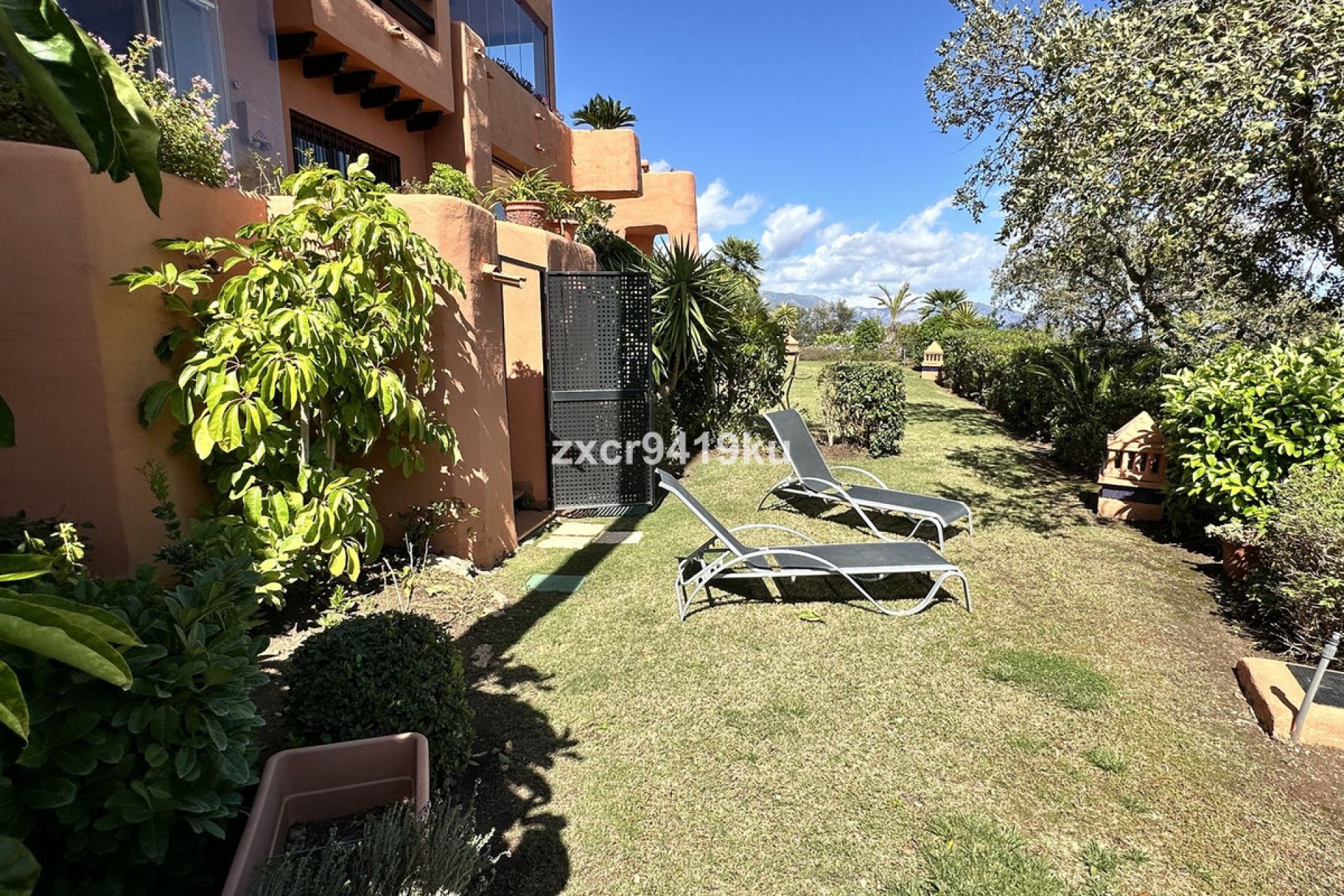 Resale - Apartment - Ground Floor Apartment - Marbella - La Mairena