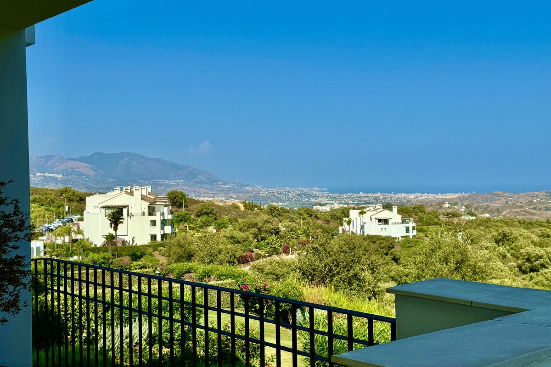 Resale - Apartment - Ground Floor Apartment - Marbella - La Mairena