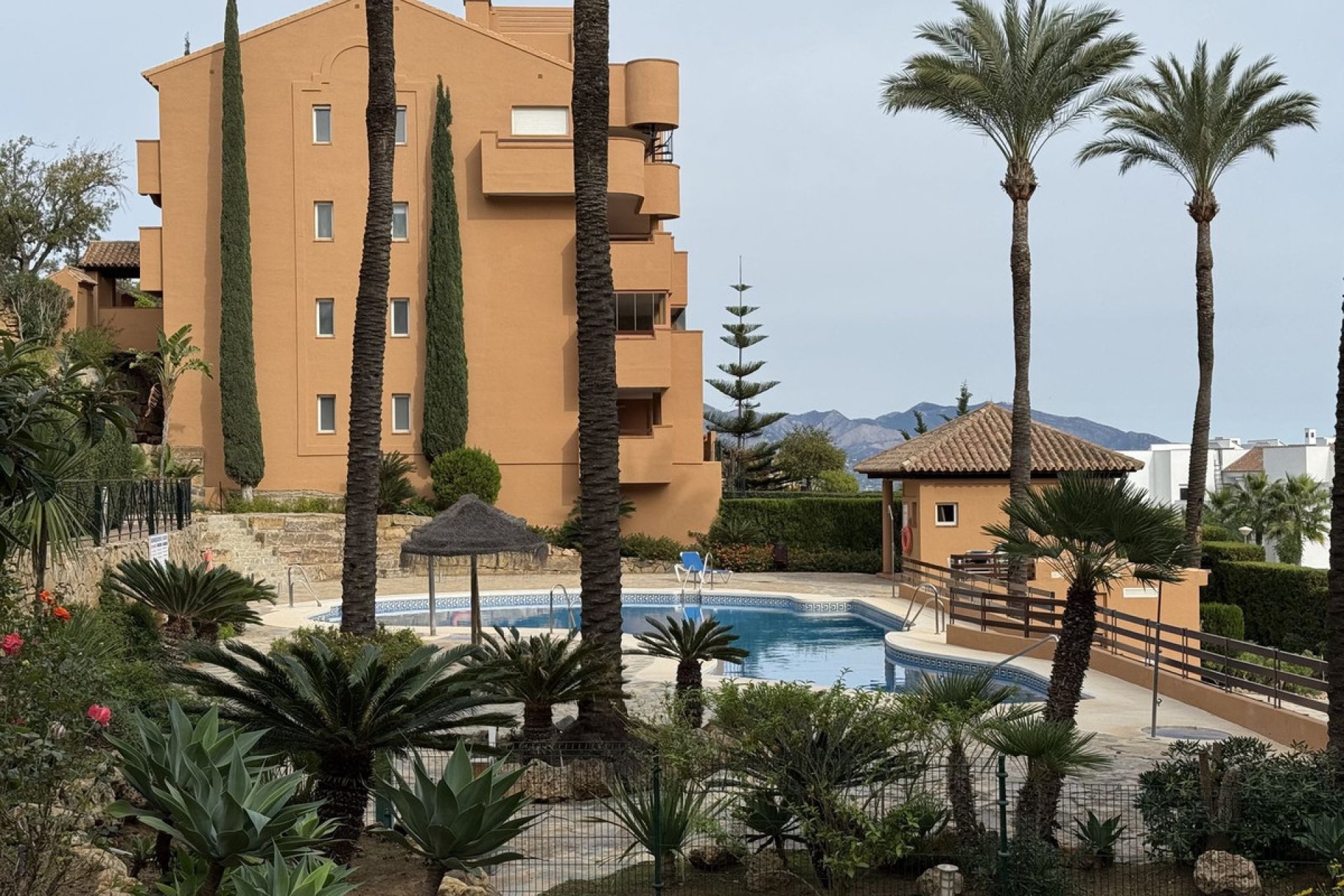 Resale - Apartment - Ground Floor Apartment - Marbella - La Mairena