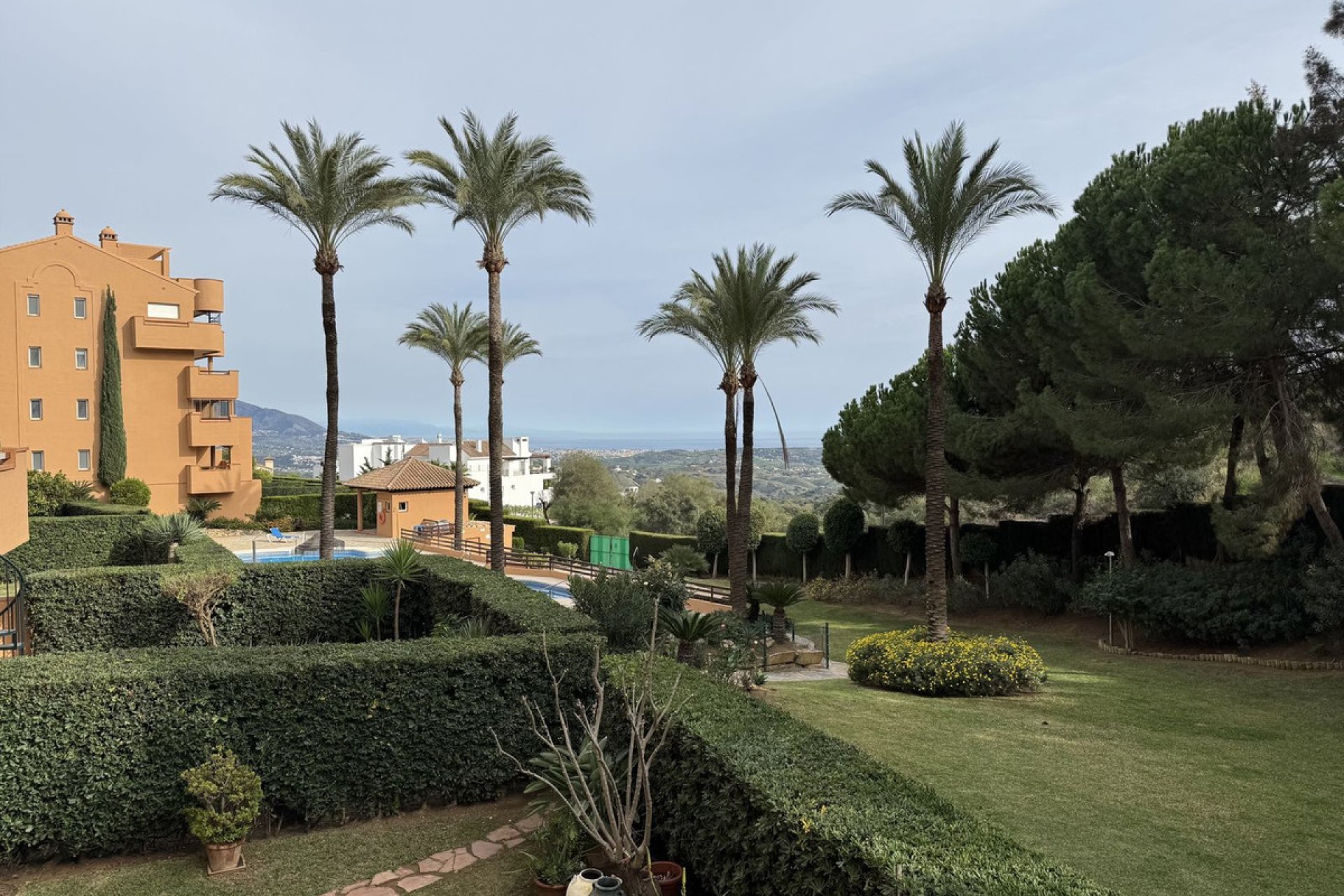 Resale - Apartment - Ground Floor Apartment - Marbella - La Mairena