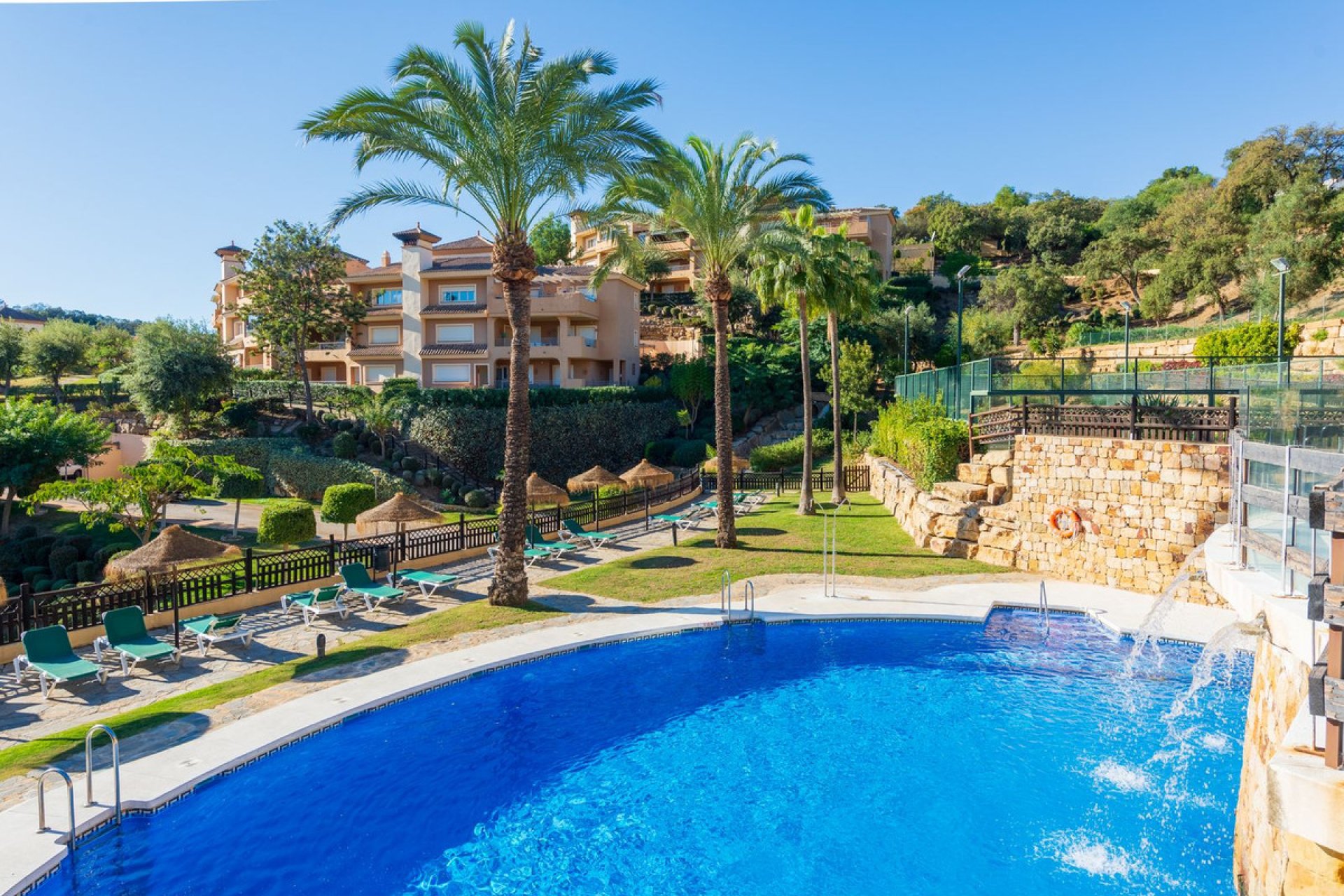 Resale - Apartment - Ground Floor Apartment - Marbella - La Mairena