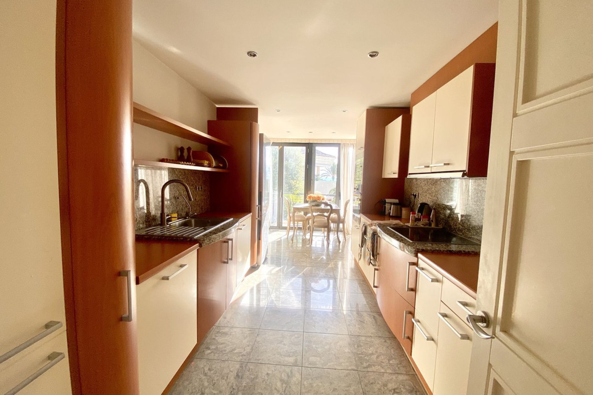 Resale - Apartment - Ground Floor Apartment - Marbella - Los Monteros