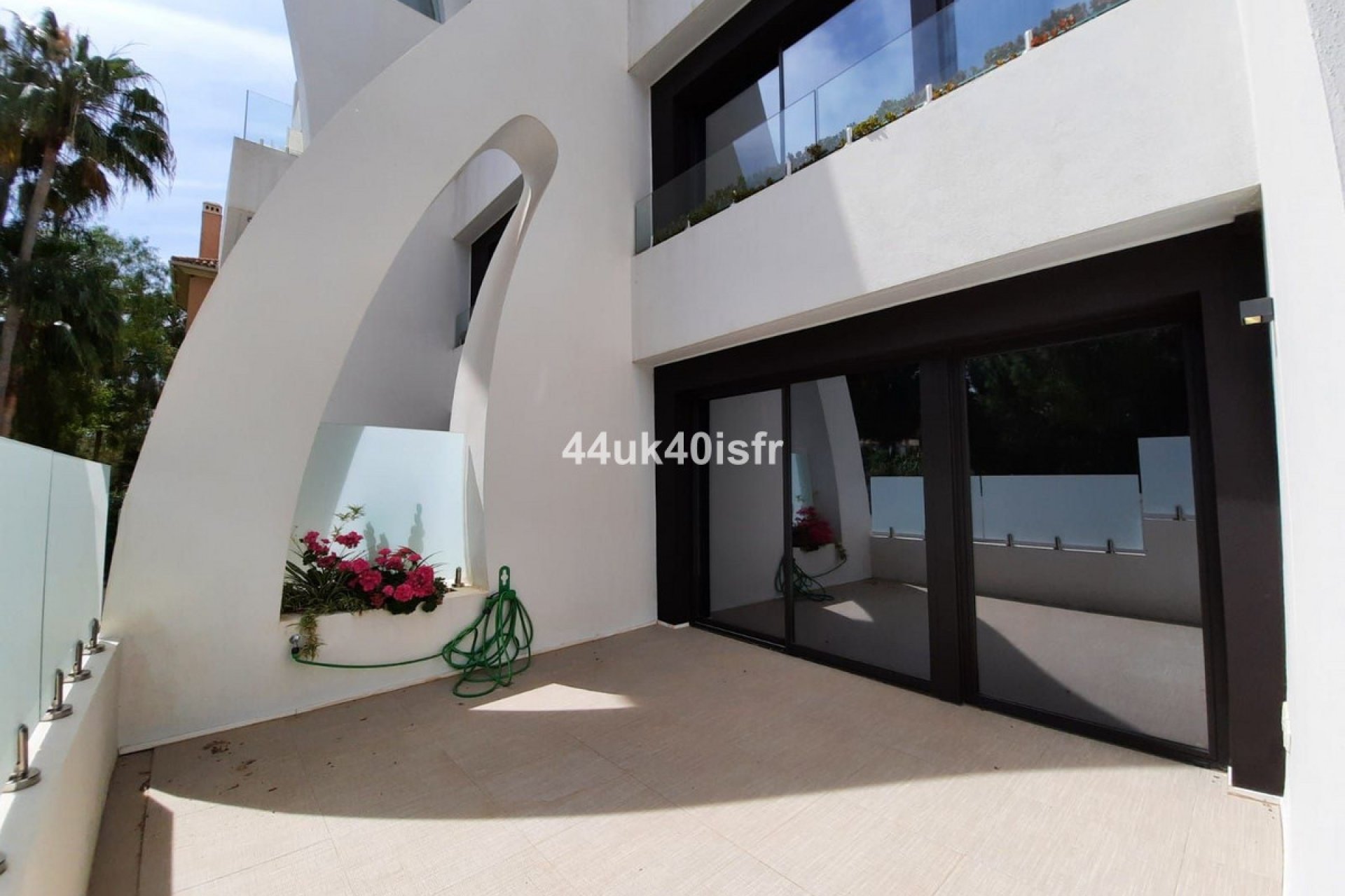 Resale - Apartment - Ground Floor Apartment - Marbella - Marbesa