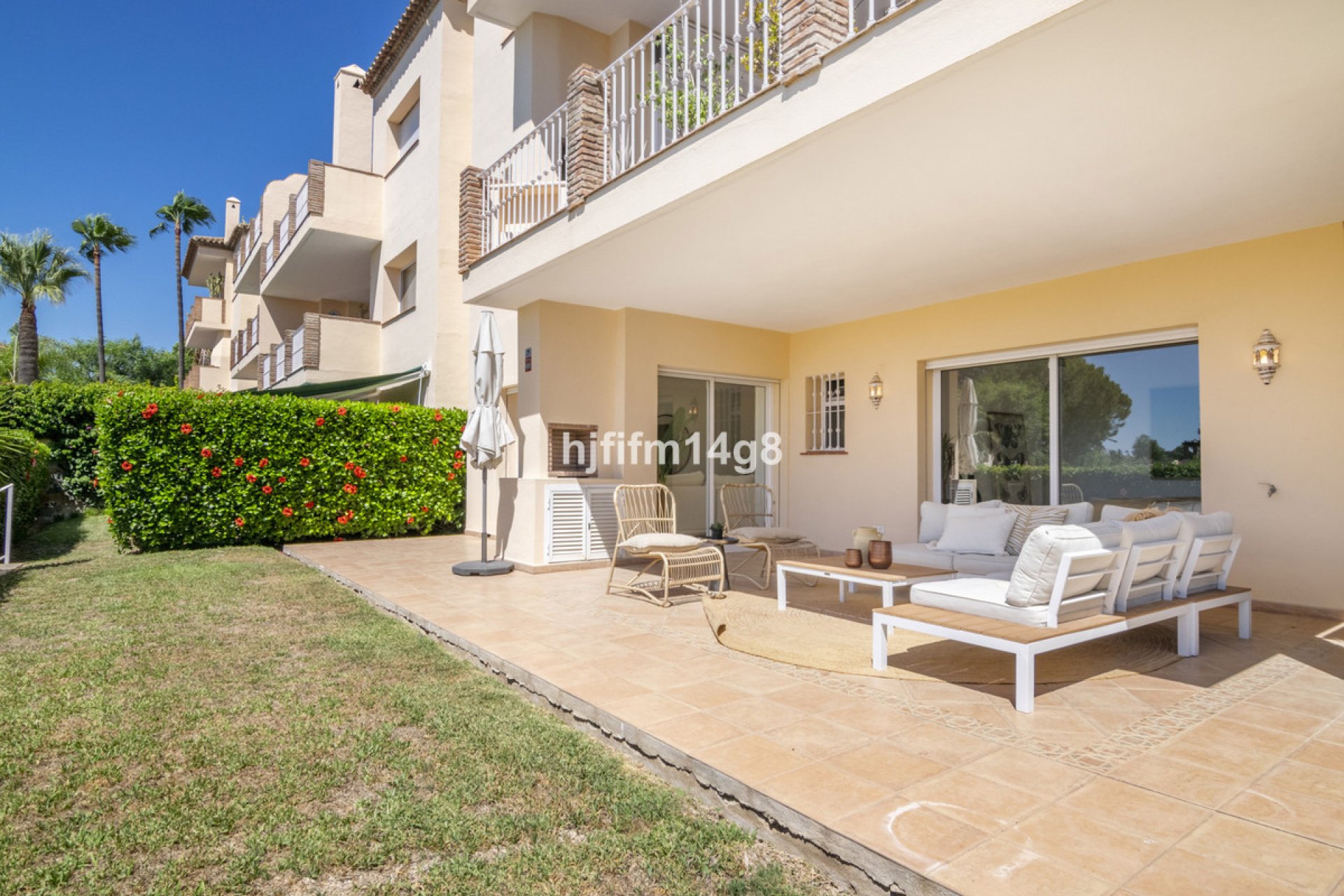 Resale - Apartment - Ground Floor Apartment - Marbella - Nueva Andalucia