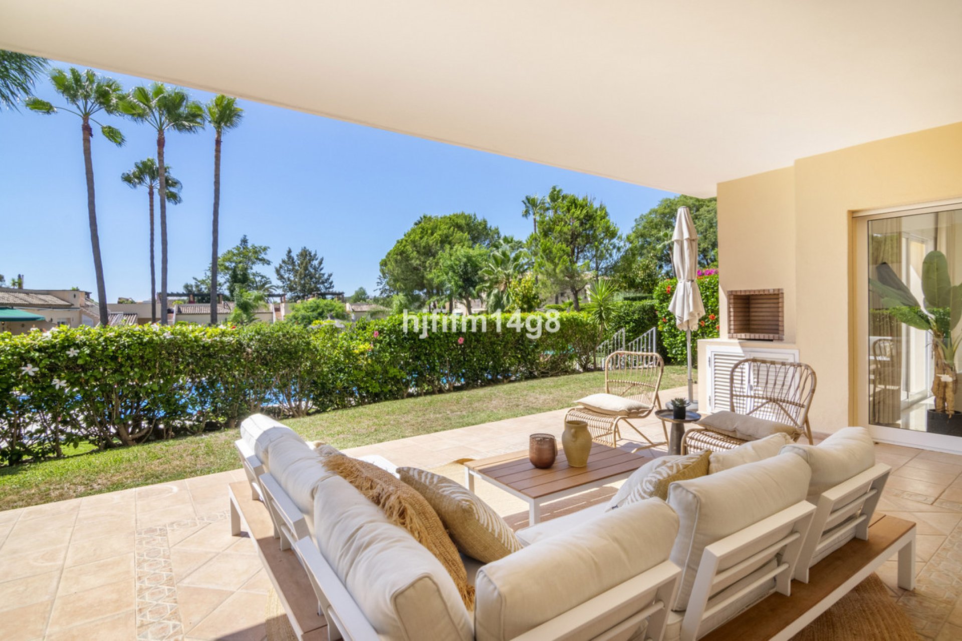 Resale - Apartment - Ground Floor Apartment - Marbella - Nueva Andalucia