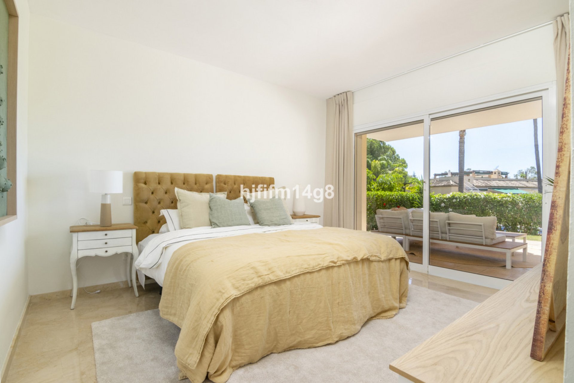 Resale - Apartment - Ground Floor Apartment - Marbella - Nueva Andalucia