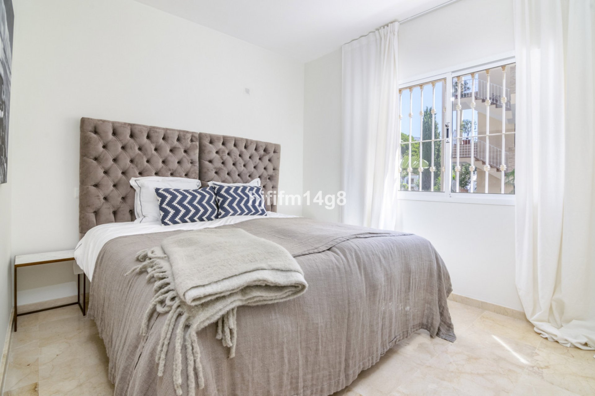 Resale - Apartment - Ground Floor Apartment - Marbella - Nueva Andalucia