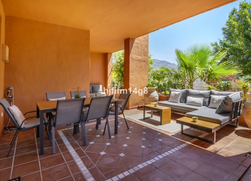 Resale - Apartment - Ground Floor Apartment - Marbella - Nueva Andalucia