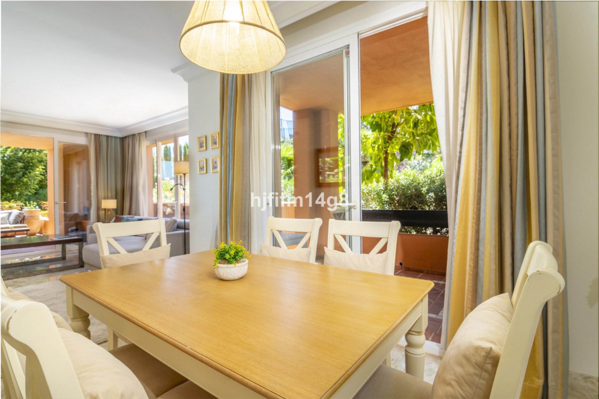 Resale - Apartment - Ground Floor Apartment - Marbella - Nueva Andalucia