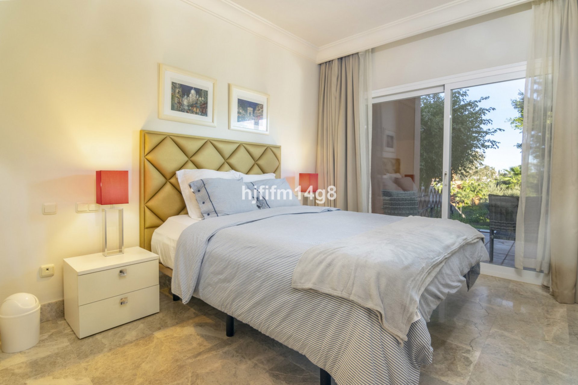 Resale - Apartment - Ground Floor Apartment - Marbella - Nueva Andalucia