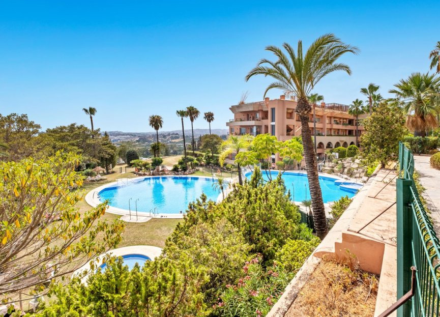 Resale - Apartment - Ground Floor Apartment - Marbella - Nueva Andalucia