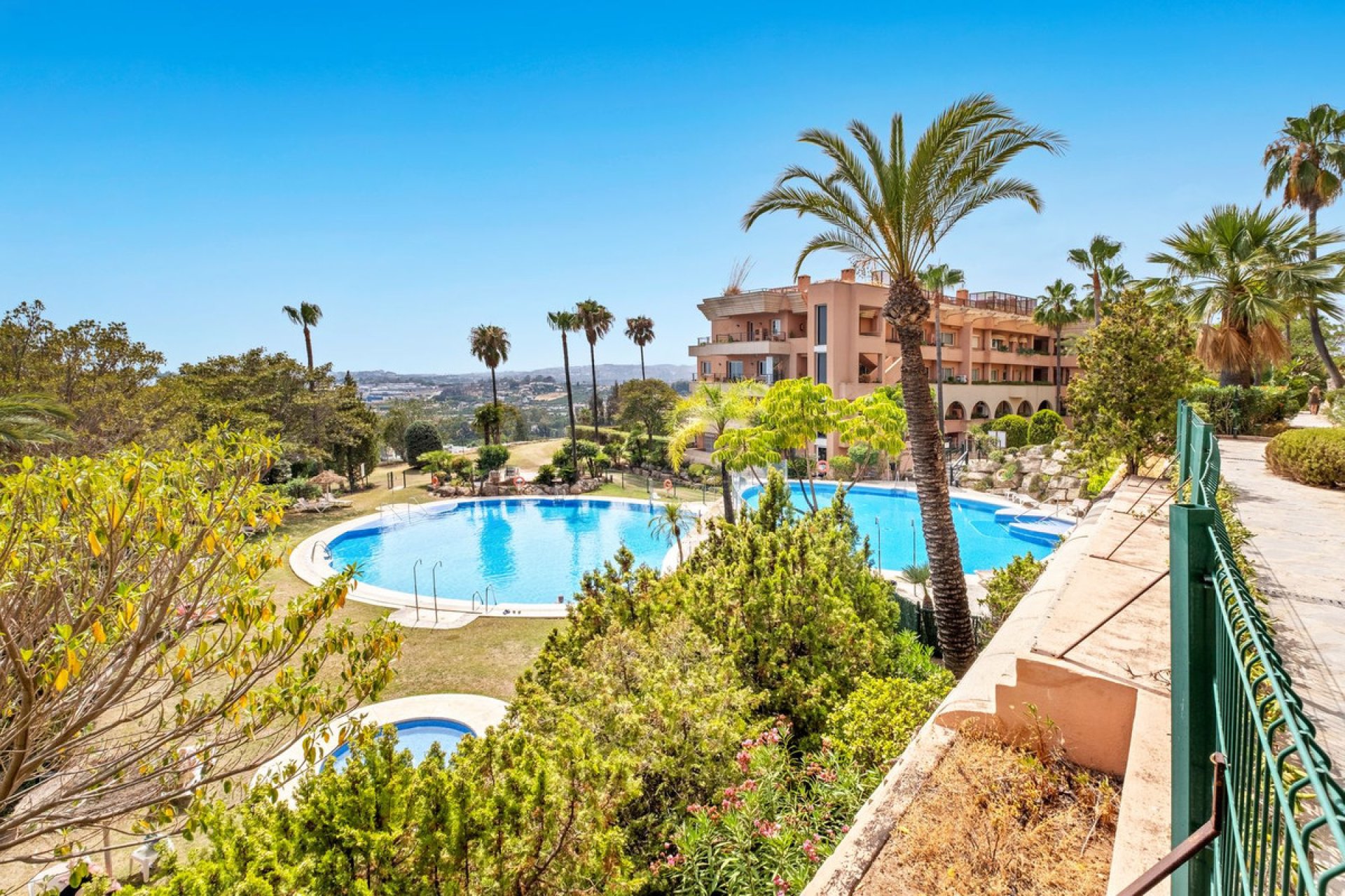 Resale - Apartment - Ground Floor Apartment - Marbella - Nueva Andalucia