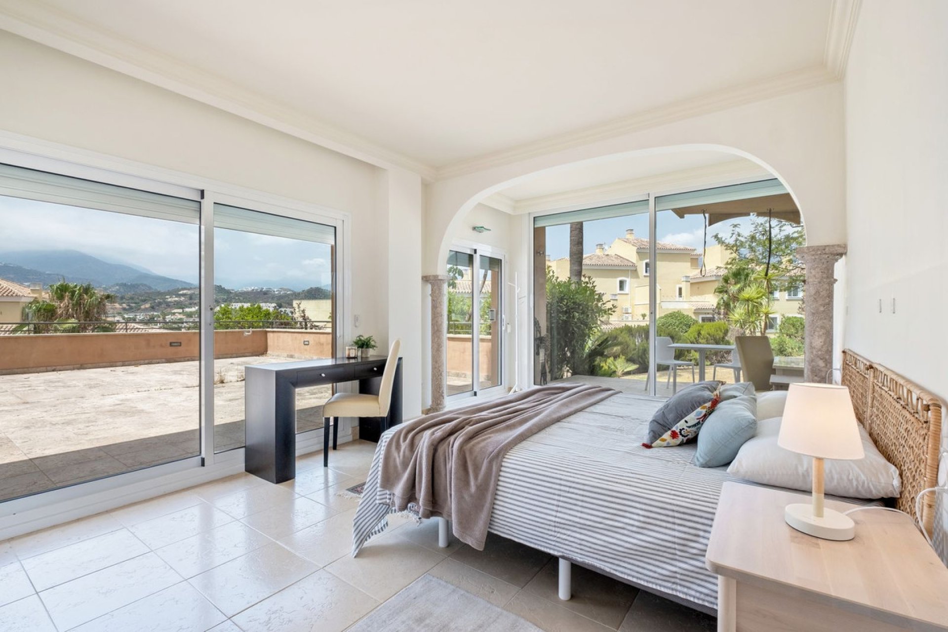 Resale - Apartment - Ground Floor Apartment - Marbella - Nueva Andalucia