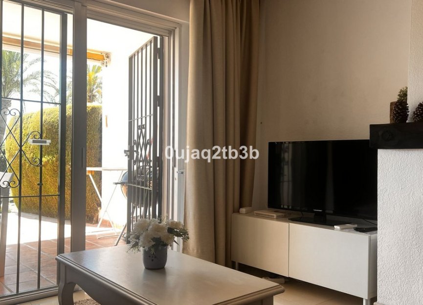 Resale - Apartment - Ground Floor Apartment - Marbella - Nueva Andalucia