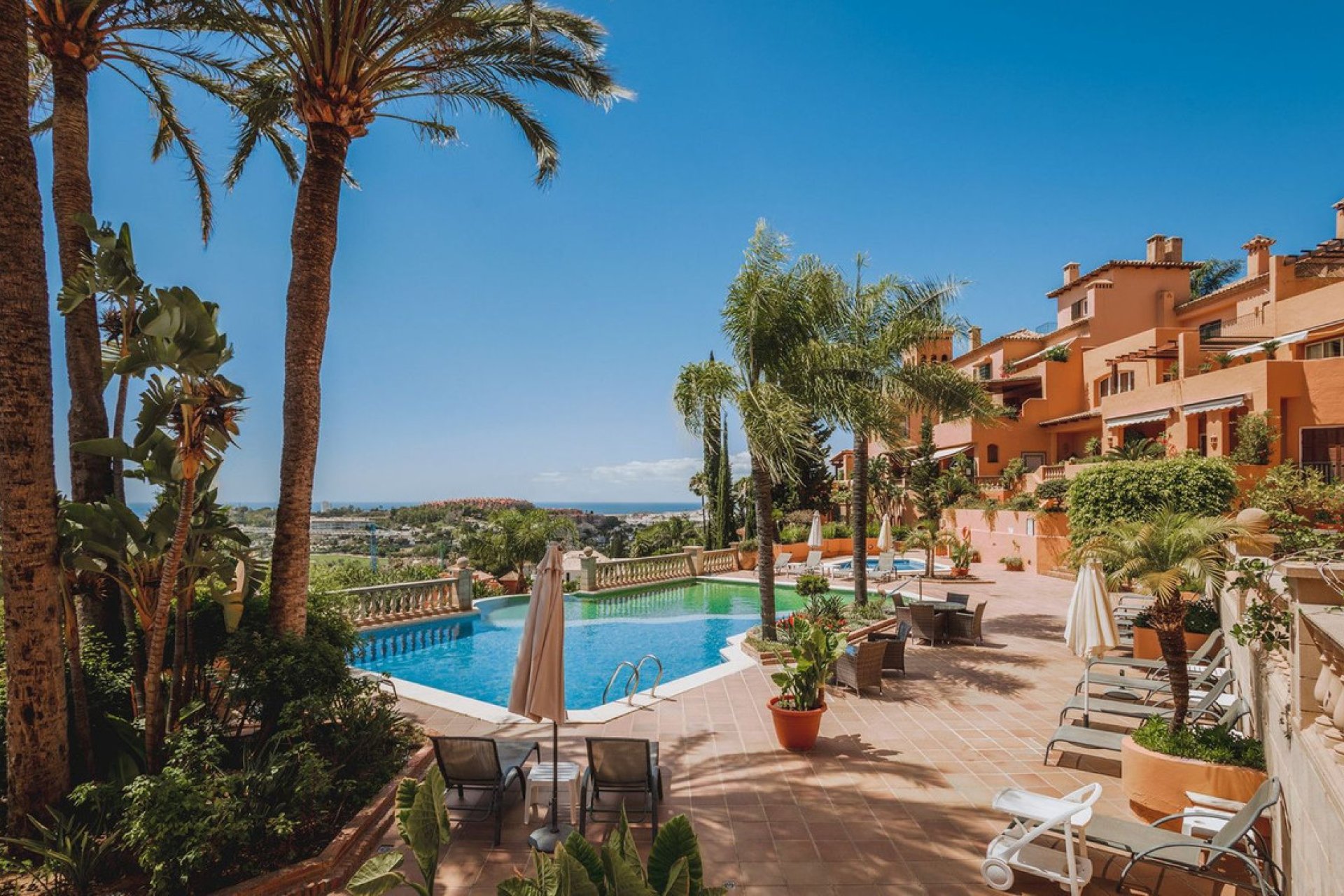 Resale - Apartment - Ground Floor Apartment - Marbella - Nueva Andalucia