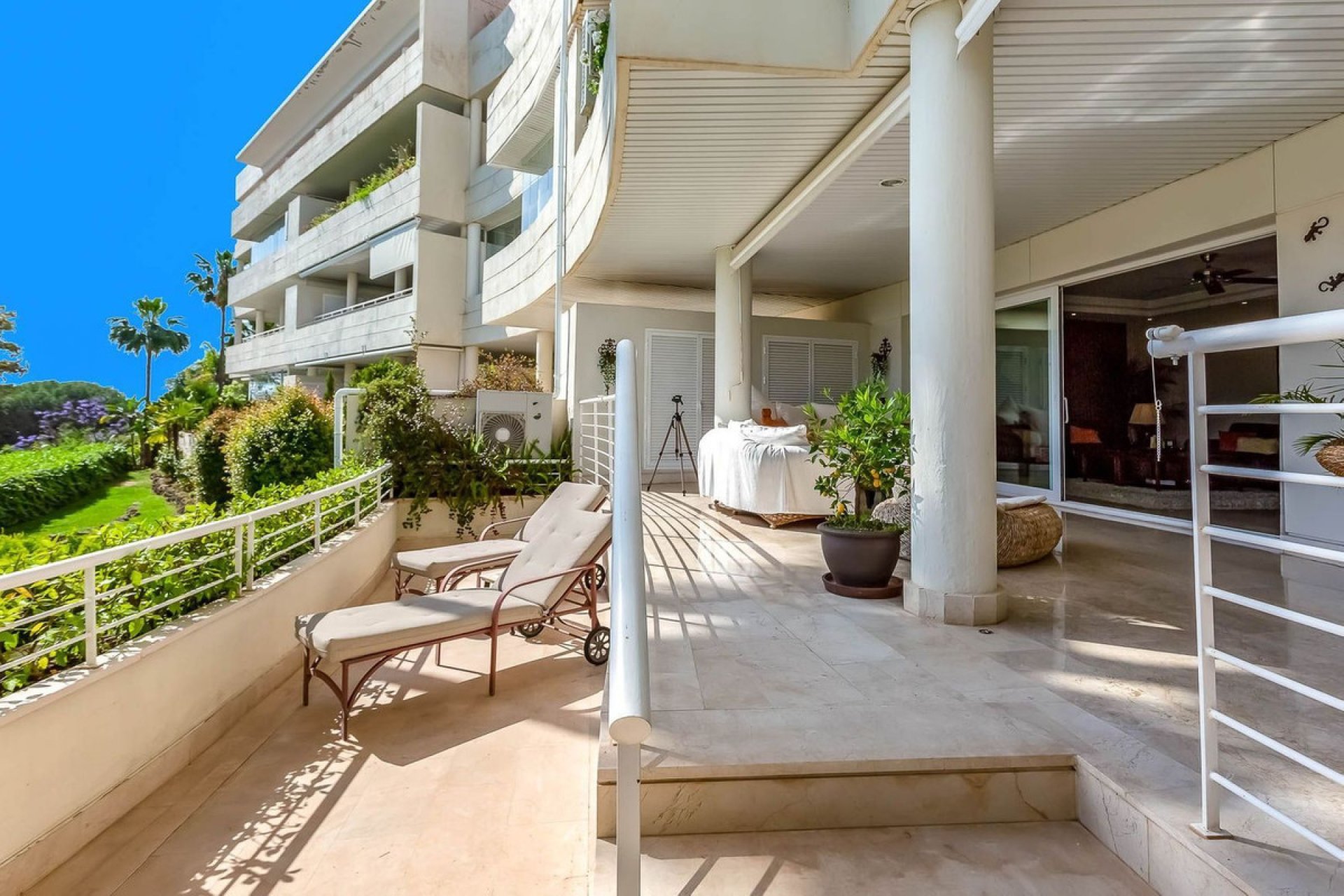 Resale - Apartment - Ground Floor Apartment - Marbella - Nueva Andalucia