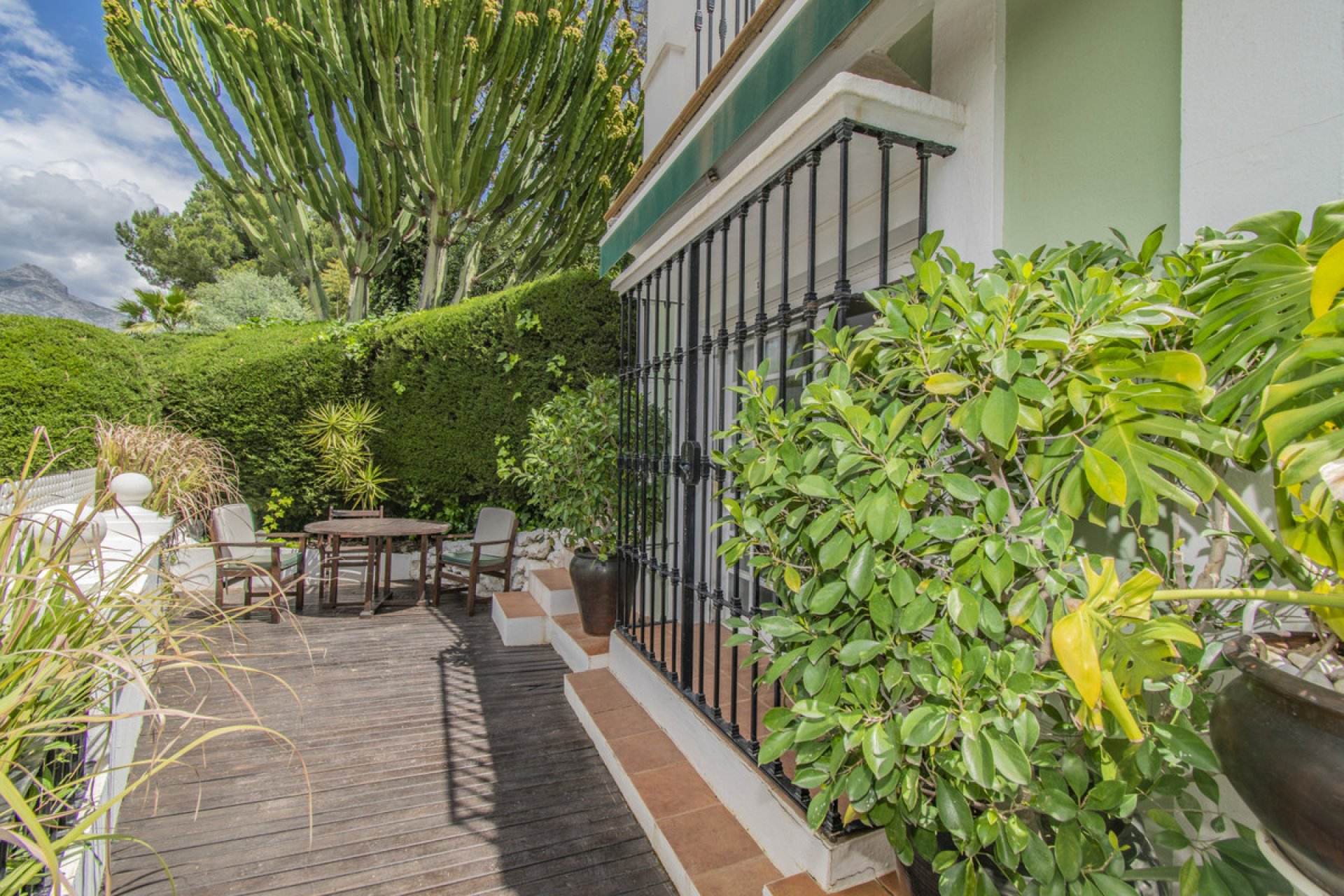 Resale - Apartment - Ground Floor Apartment - Marbella - Nueva Andalucia