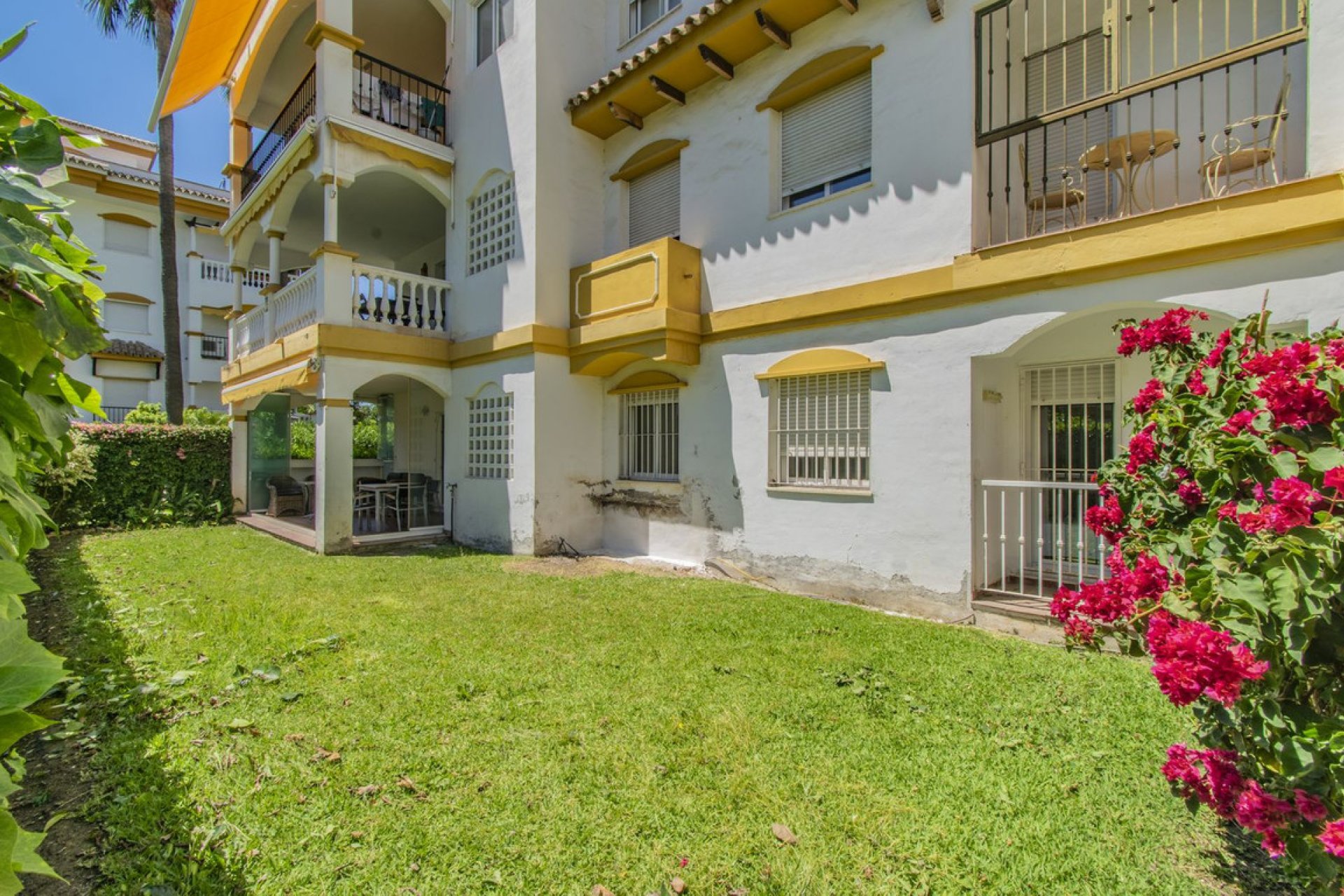 Resale - Apartment - Ground Floor Apartment - Marbella - Nueva Andalucia