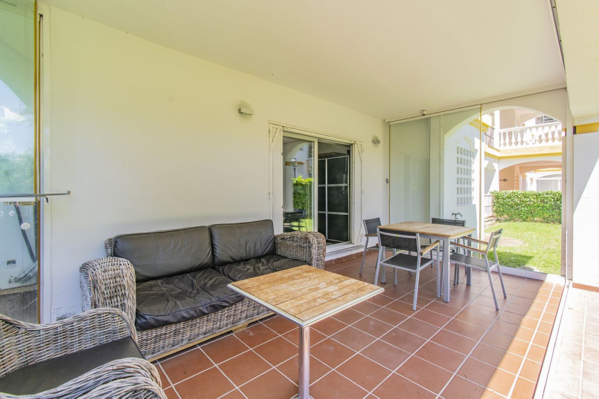 Resale - Apartment - Ground Floor Apartment - Marbella - Nueva Andalucia