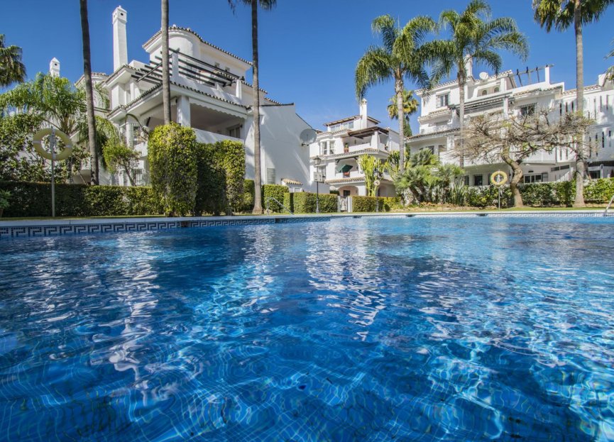 Resale - Apartment - Ground Floor Apartment - Marbella - Nueva Andalucia