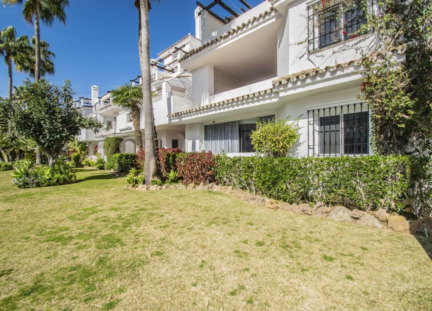 Resale - Apartment - Ground Floor Apartment - Marbella - Nueva Andalucia