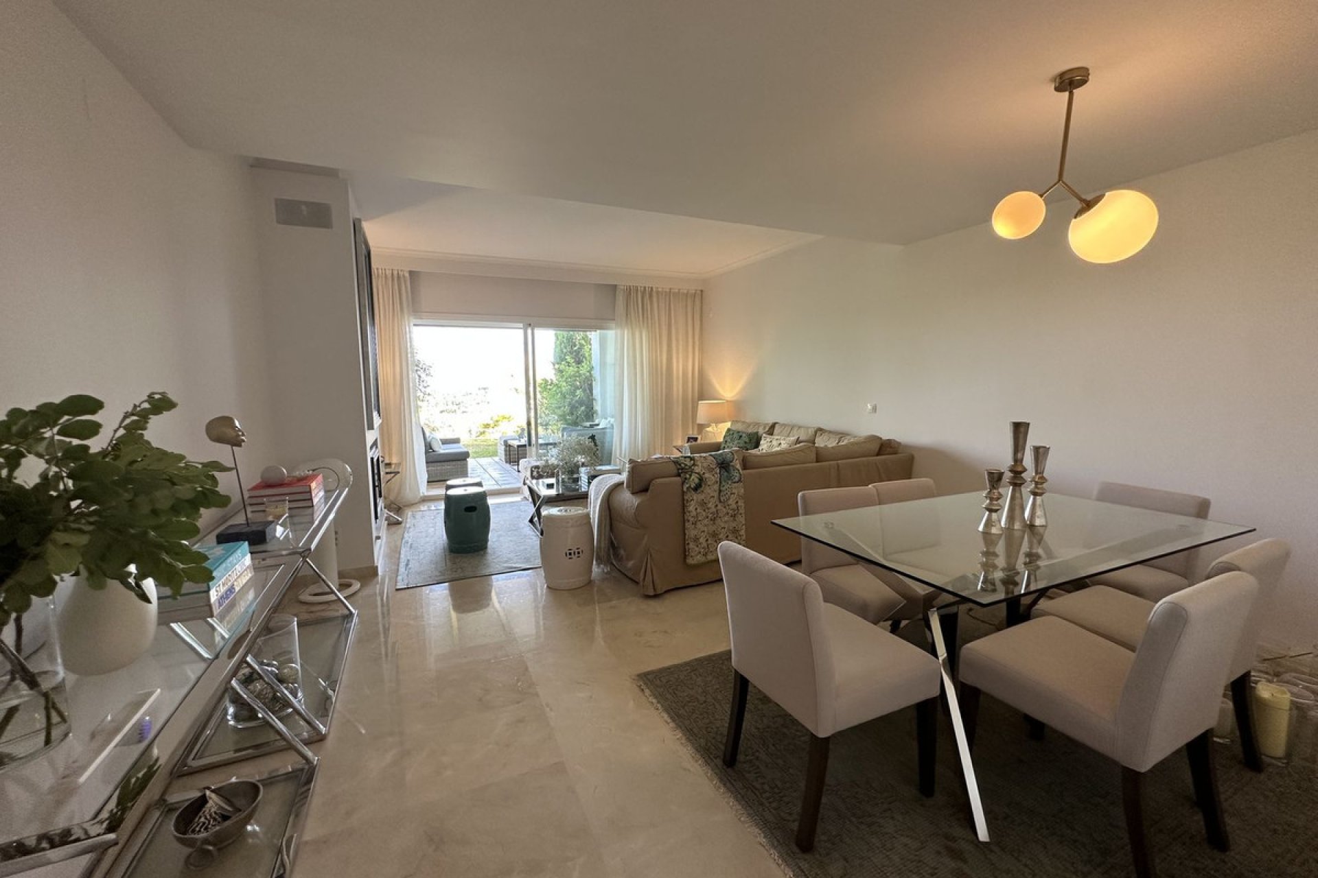 Resale - Apartment - Ground Floor Apartment - Marbella - Nueva Andalucia