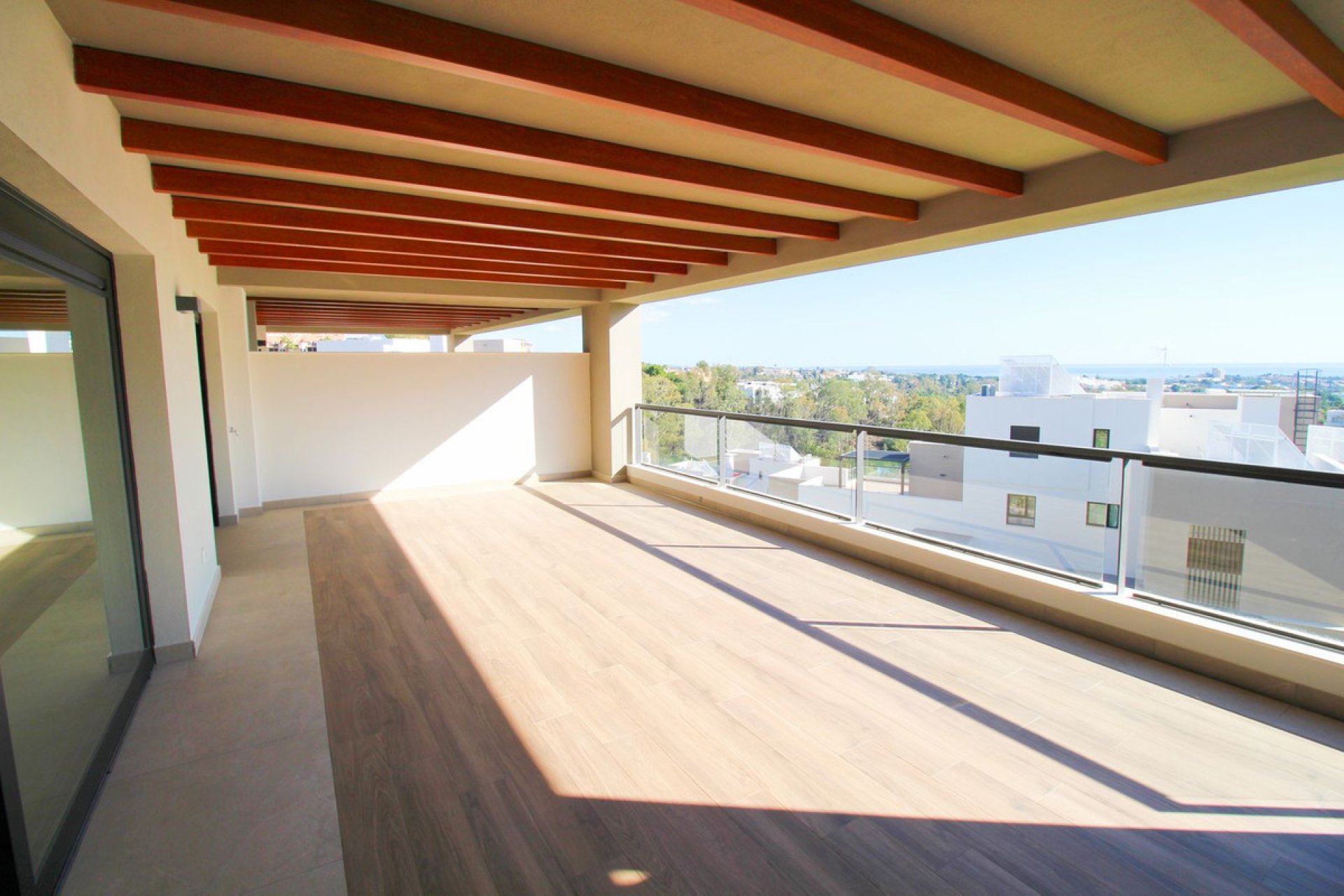 Resale - Apartment - Ground Floor Apartment - Marbella - Nueva Andalucia