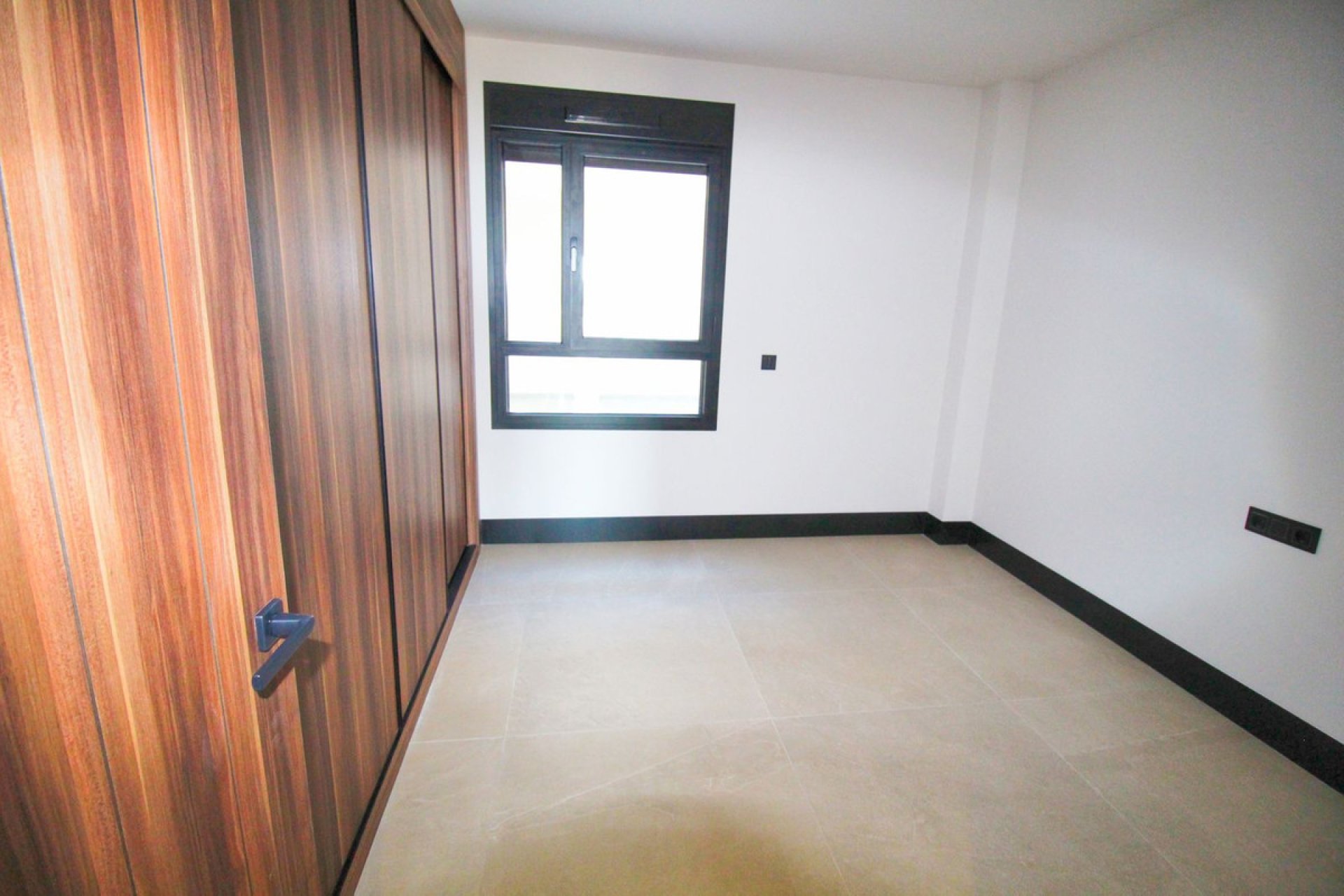 Resale - Apartment - Ground Floor Apartment - Marbella - Nueva Andalucia