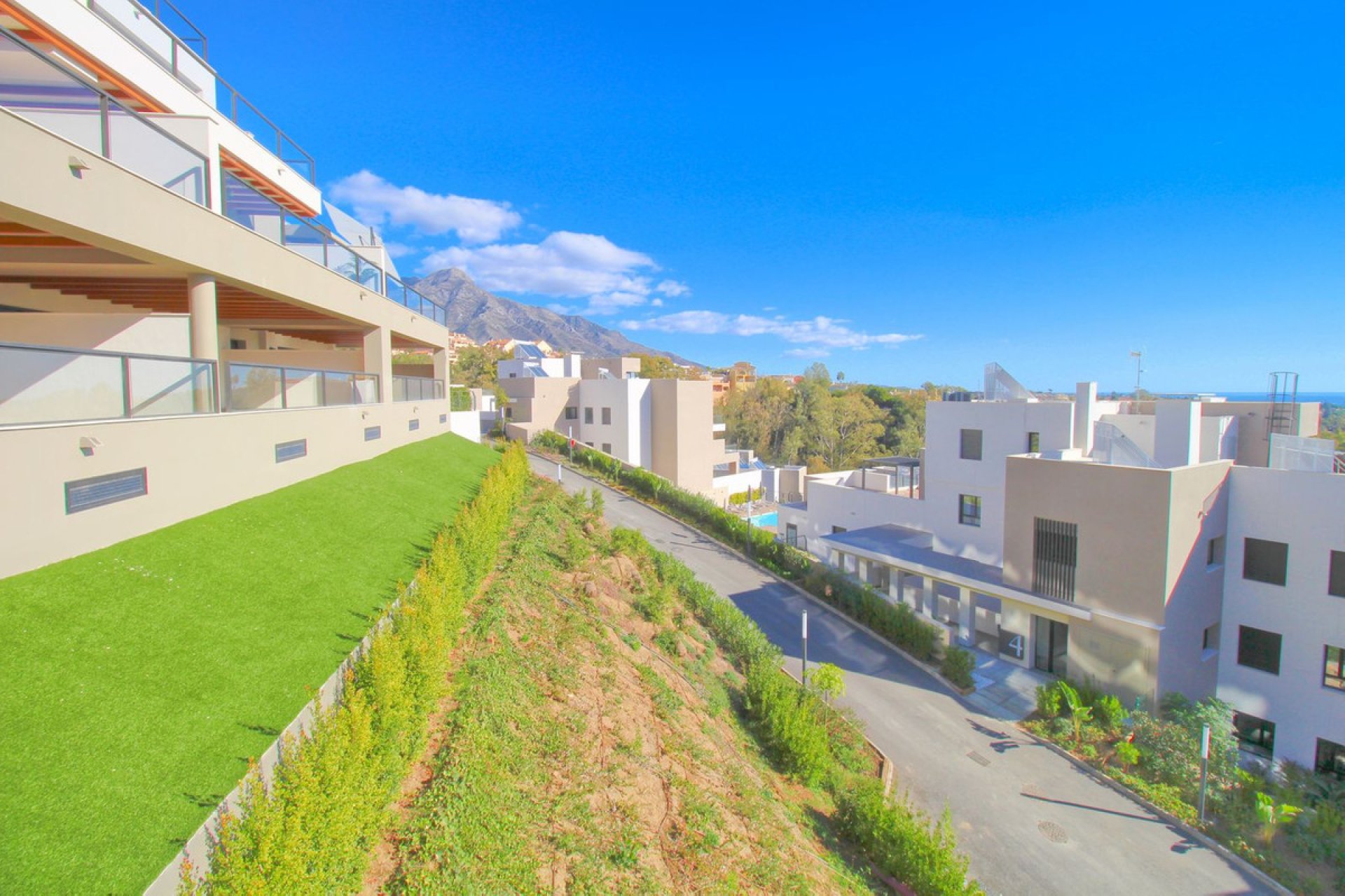 Resale - Apartment - Ground Floor Apartment - Marbella - Nueva Andalucia