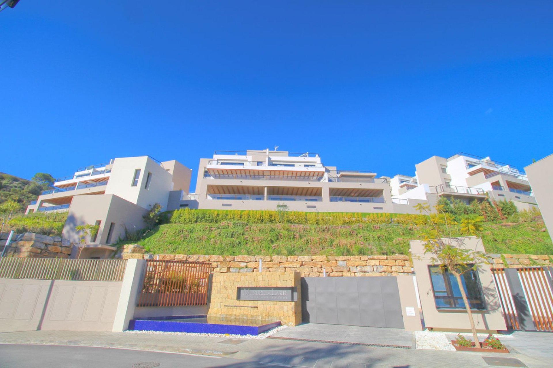 Resale - Apartment - Ground Floor Apartment - Marbella - Nueva Andalucia