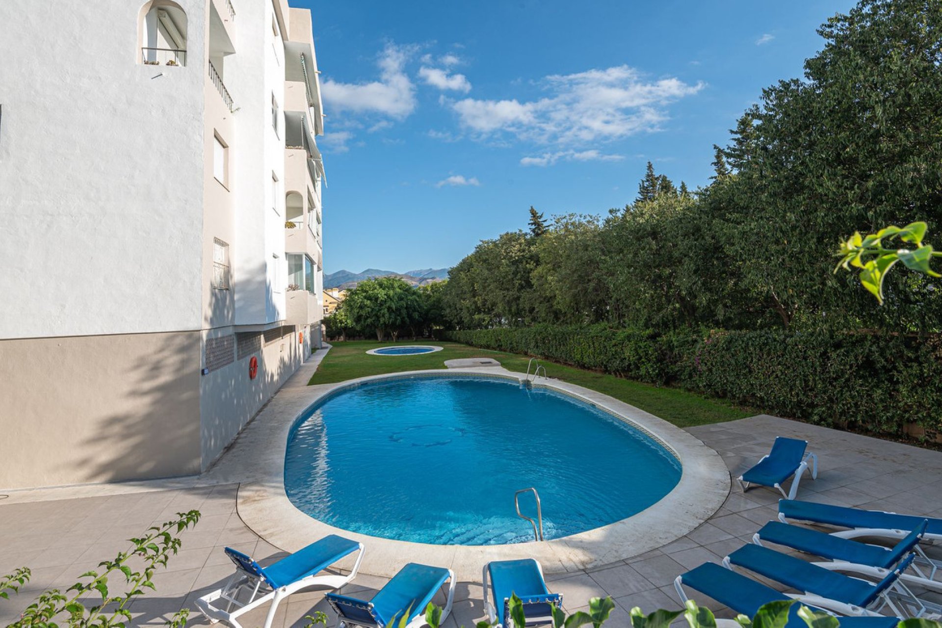 Resale - Apartment - Ground Floor Apartment - Marbella - Nueva Andalucia