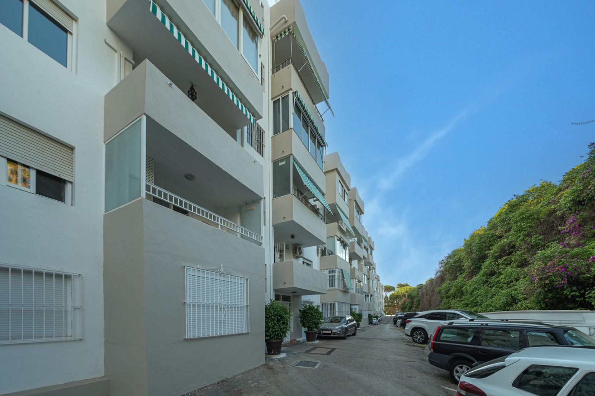 Resale - Apartment - Ground Floor Apartment - Marbella - Nueva Andalucia