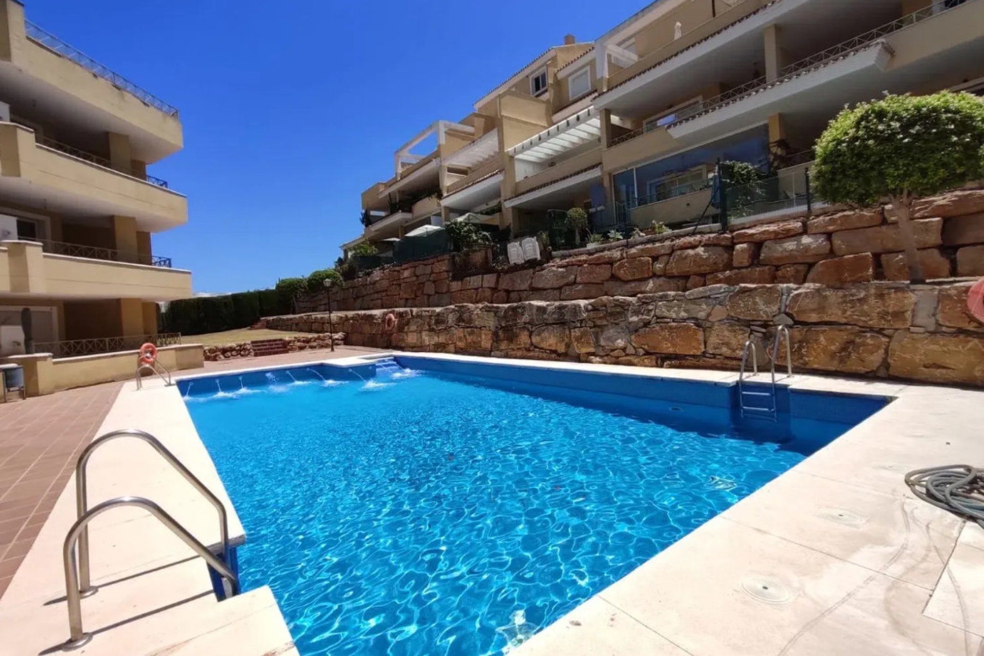 Resale - Apartment - Ground Floor Apartment - Marbella - Nueva Andalucia