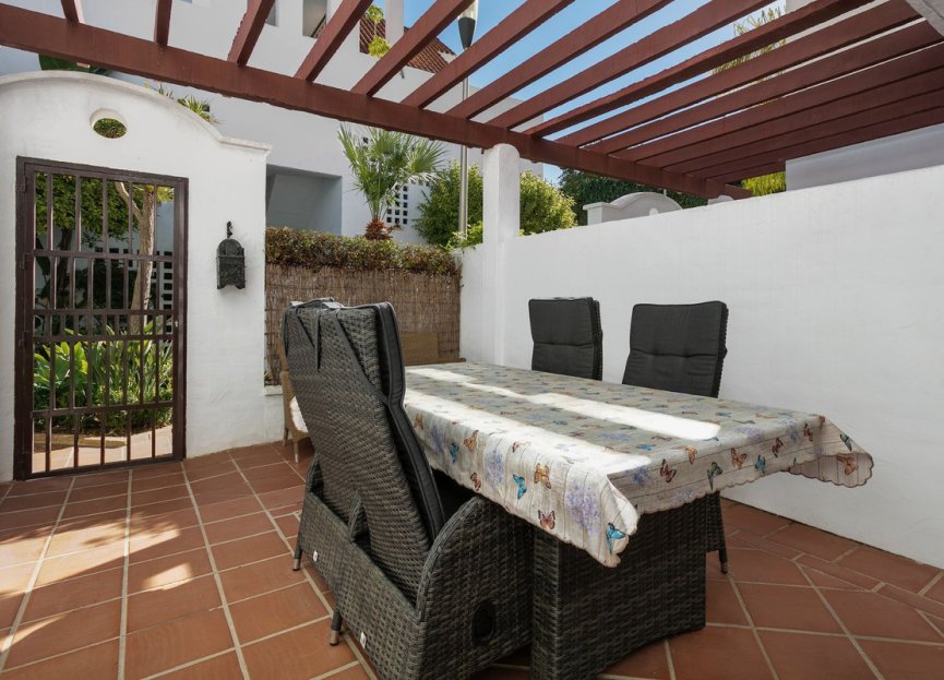 Resale - Apartment - Ground Floor Apartment - Marbella - Nueva Andalucia