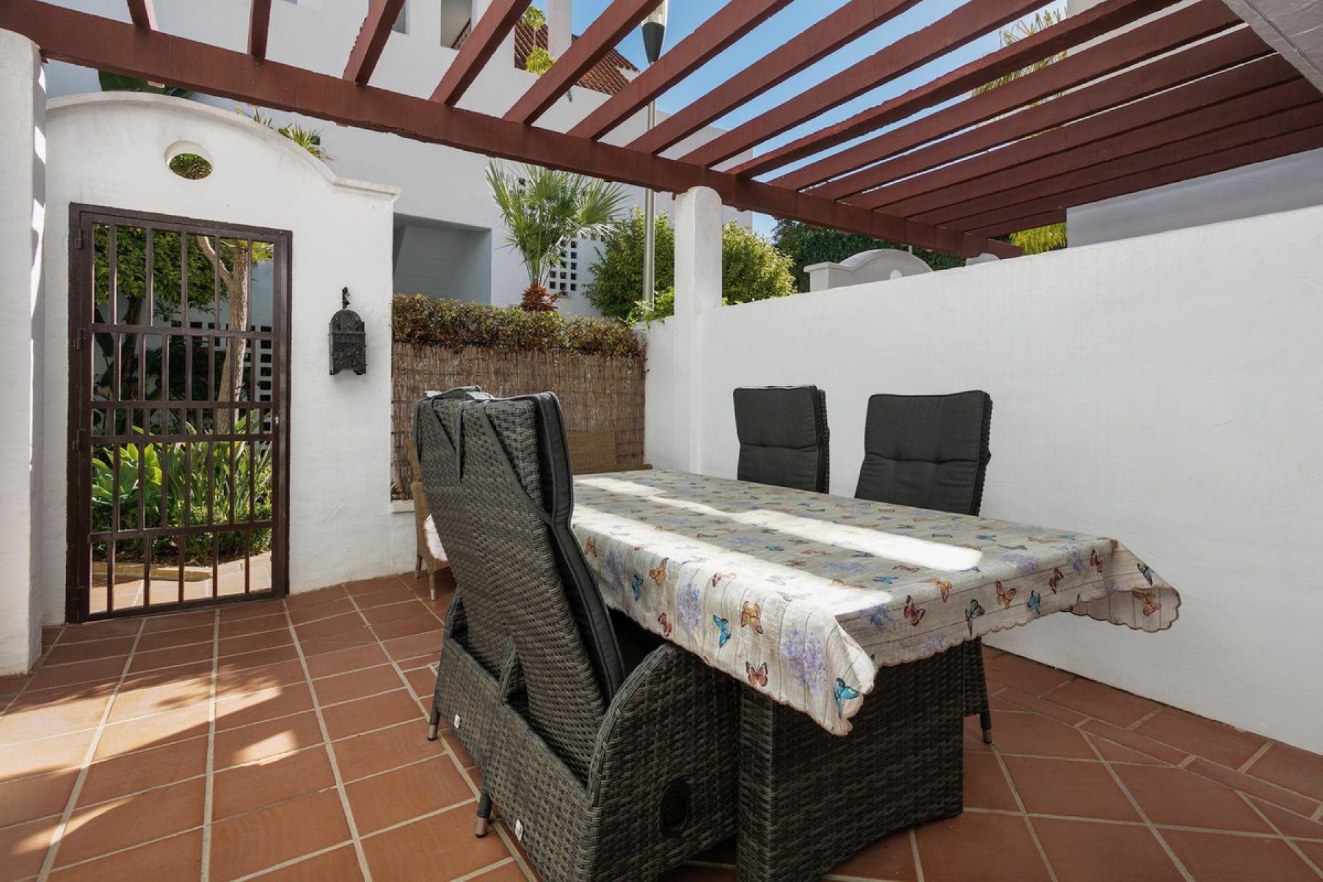 Resale - Apartment - Ground Floor Apartment - Marbella - Nueva Andalucia