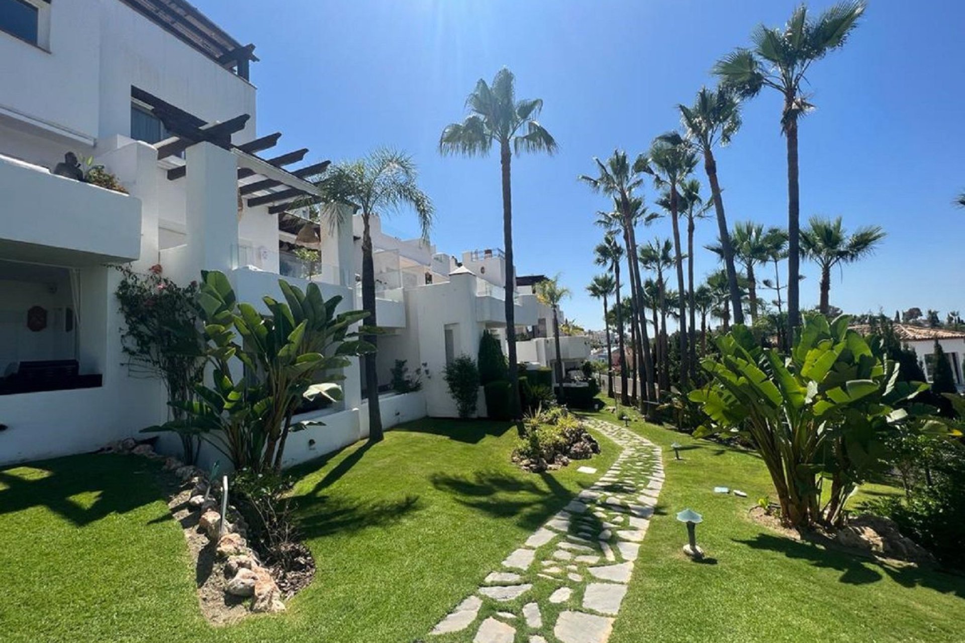 Resale - Apartment - Ground Floor Apartment - Marbella - Nueva Andalucia