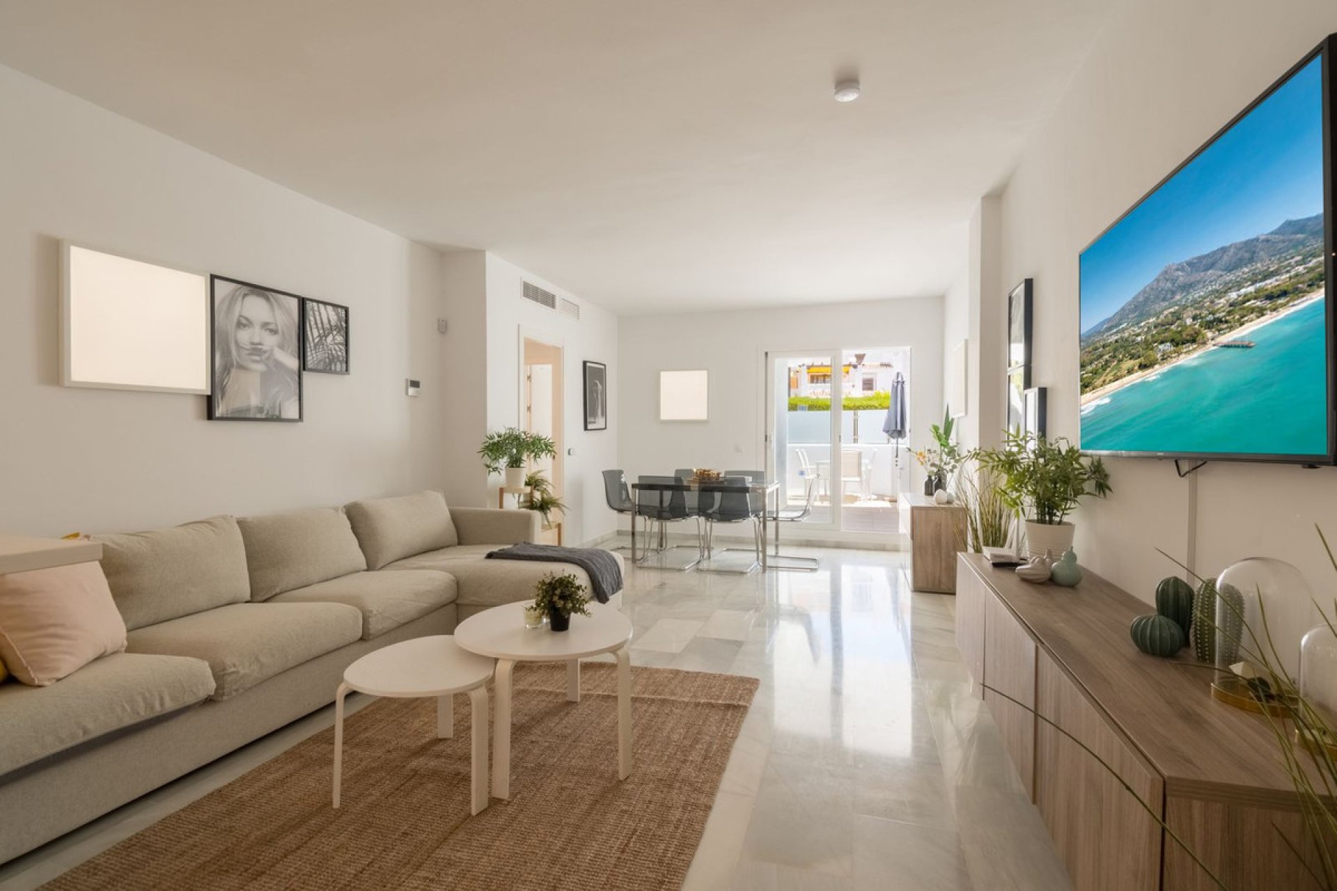 Resale - Apartment - Ground Floor Apartment - Marbella - Nueva Andalucia