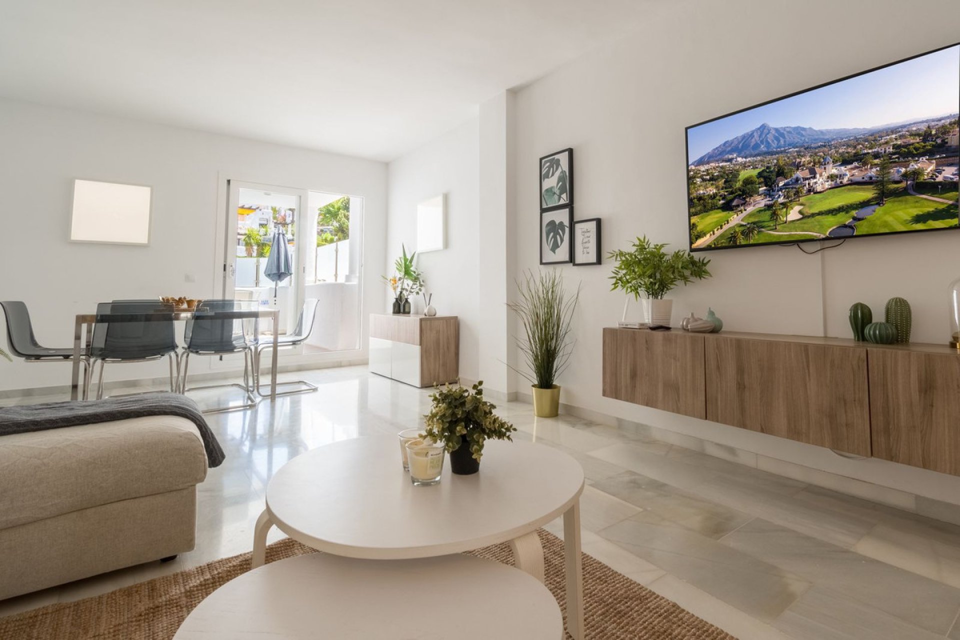 Resale - Apartment - Ground Floor Apartment - Marbella - Nueva Andalucia